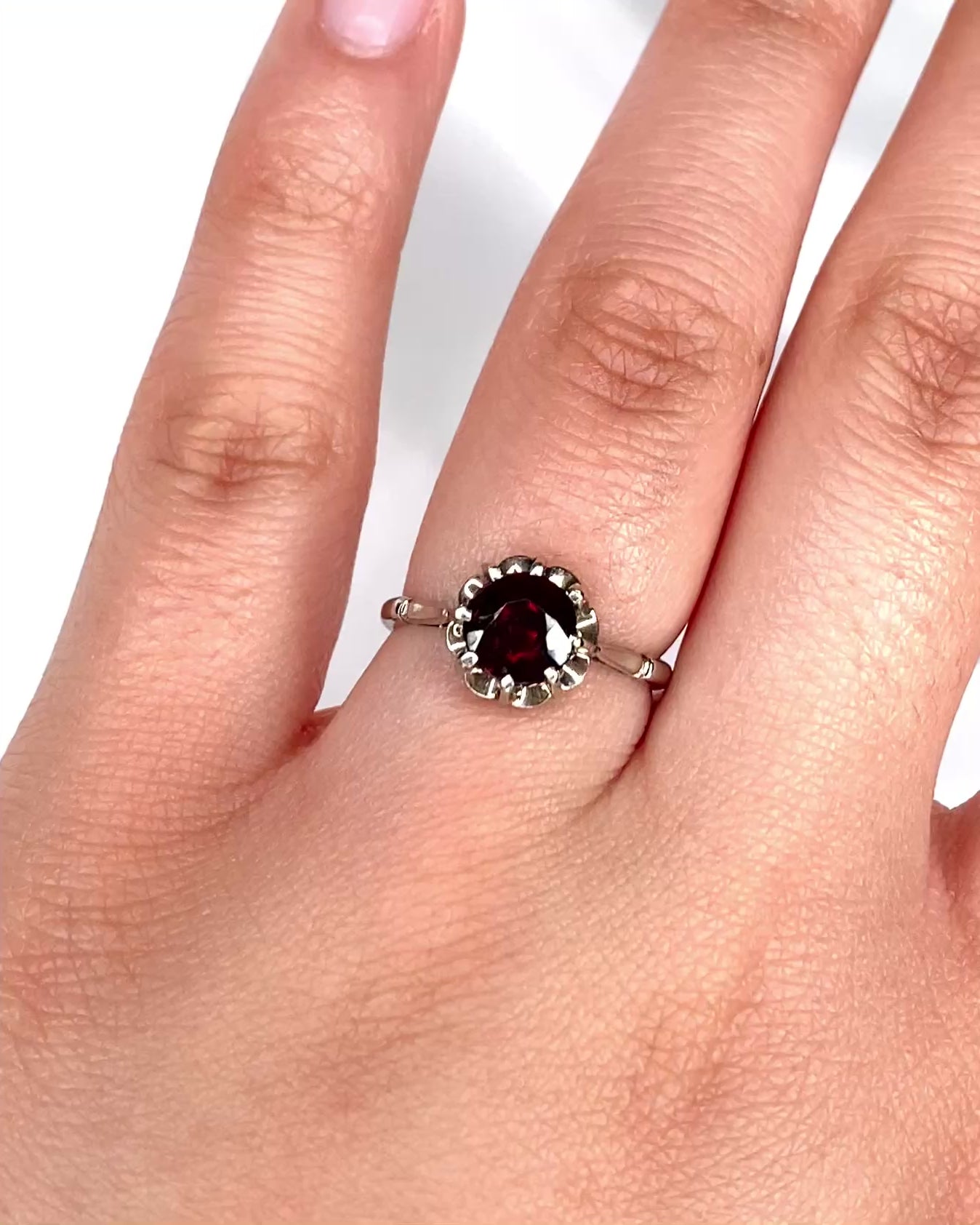 Bague Solitaire Grenat 1.35 carat "Andrea"