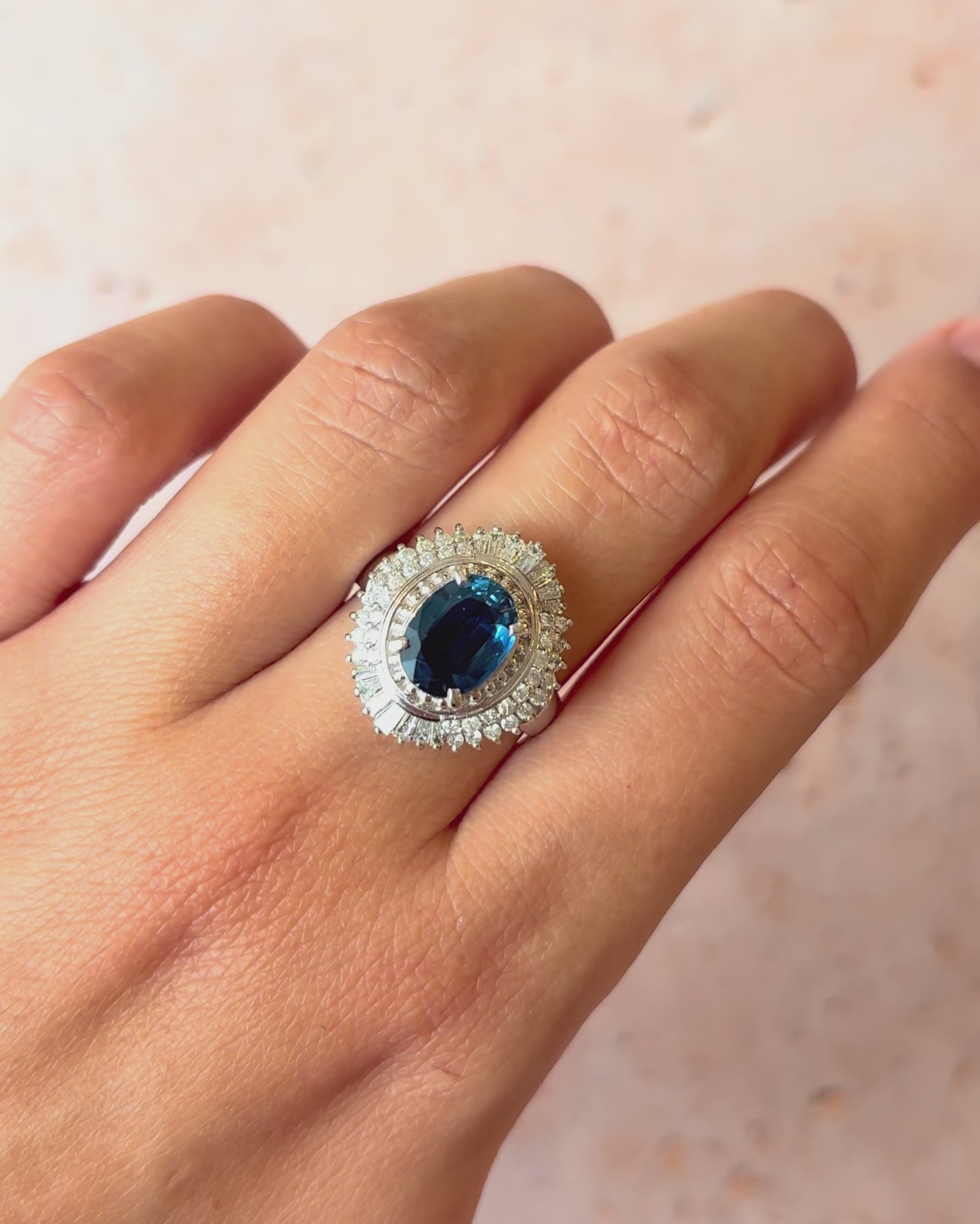 Bague Marguerite Saphir 2.44 carats &amp; Diamants 0.63 carat 9.12g "Irèna"