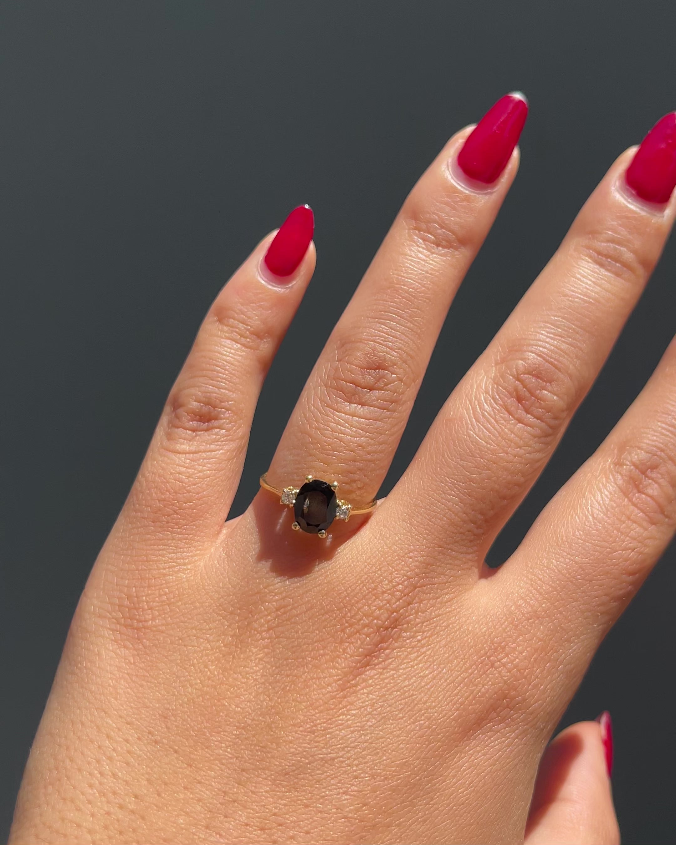 Anillo Trilogía Zafiro 1.50 quilates y Diamantes “Calypso”