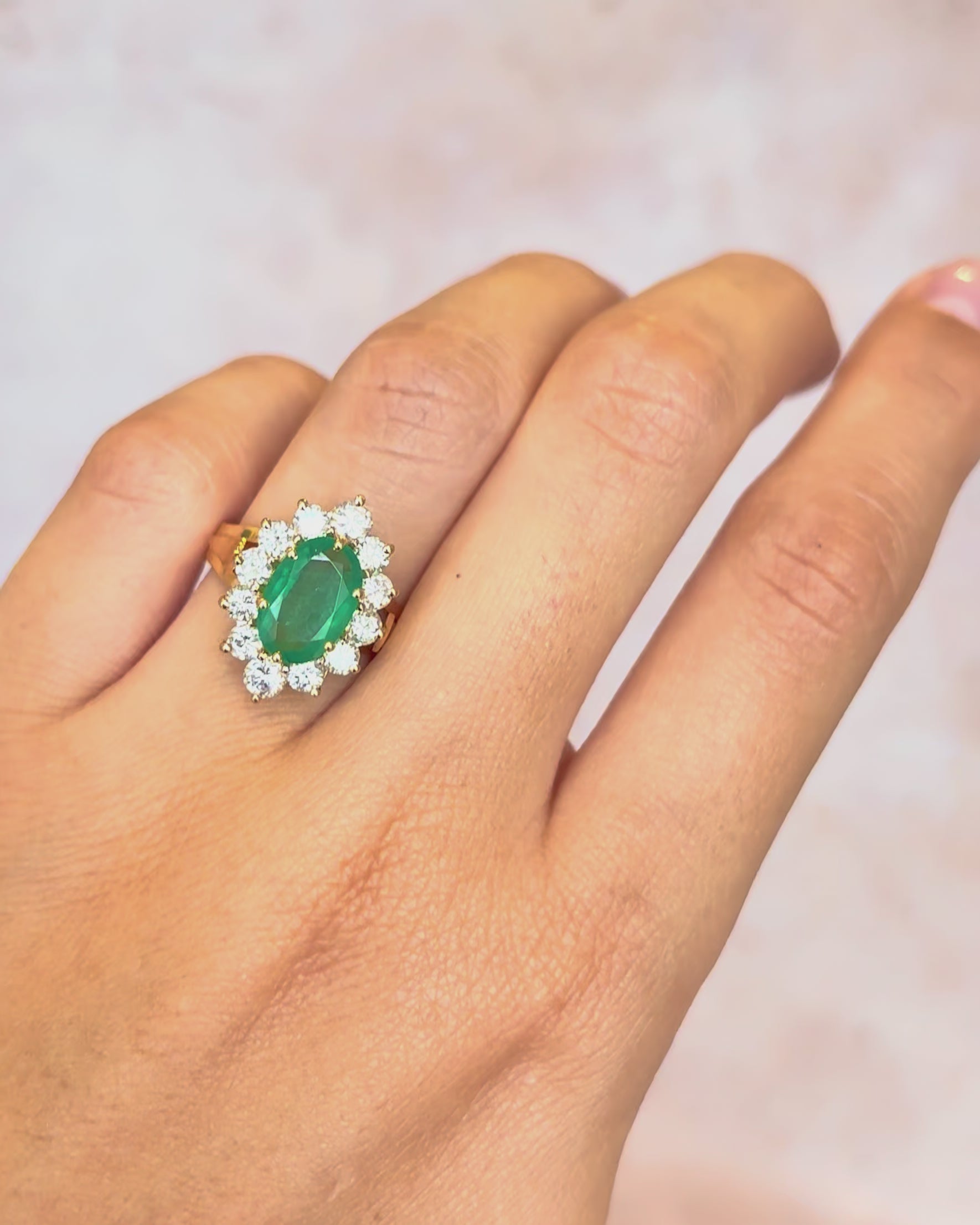“Minerve” 1.50-carat Emerald &amp; 0.90-carat Diamond Daisy Ring