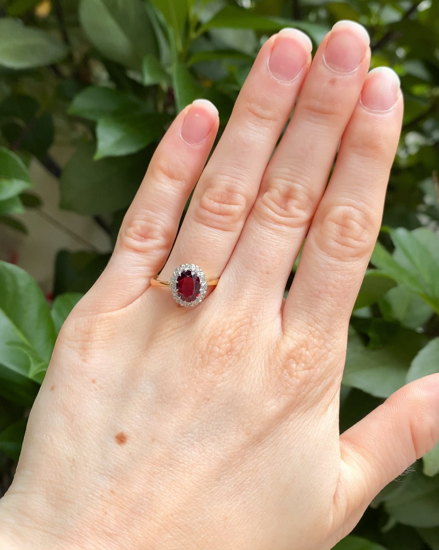 Bague Marguerite Grenat 1.45 carat &amp; Diamants &quot;Yaraé&quot;