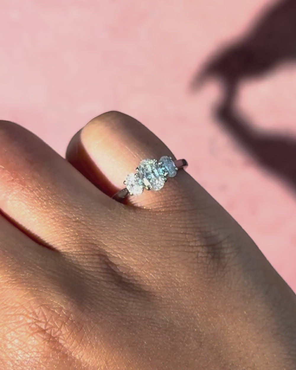 Oval Three-Stone Diamond Ring 1.70 carat G/VS "Pénelope"