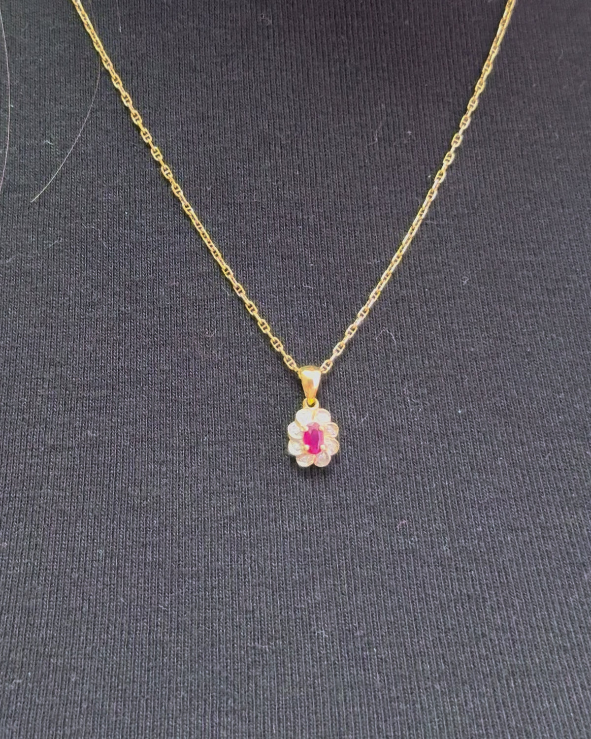 Pendentif Marguerite Rubis &amp; Diamants "Claudine"