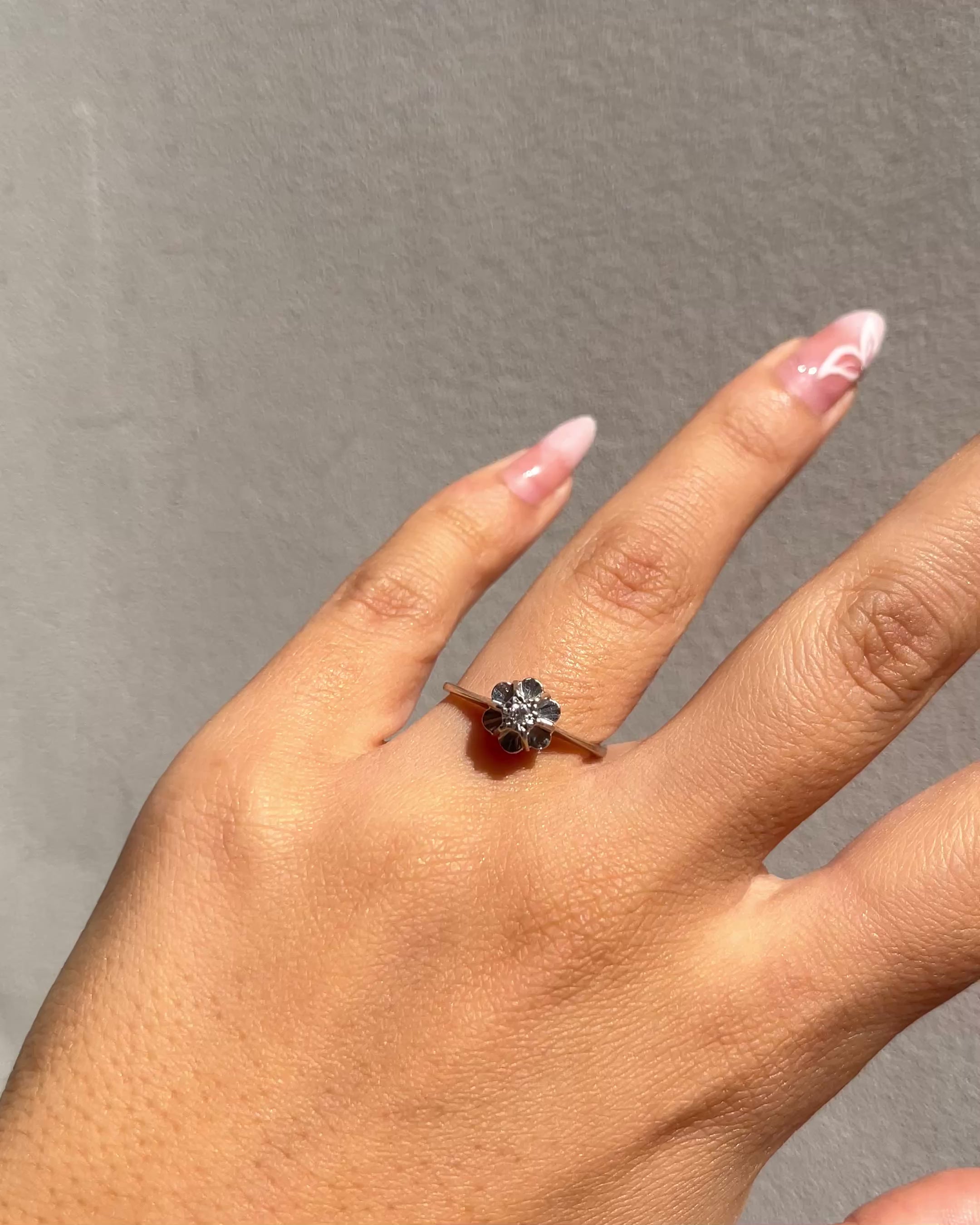 Solitaire Diamond Ring "Lilly"