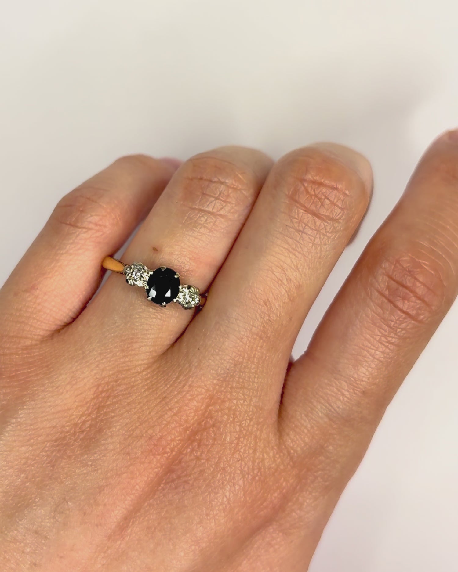 Bague Trilogie Saphir 0.80 carat &amp; Diamants "Clarence"