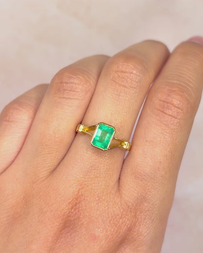 Bague Solitaire Émeraude 1.18 carat "Nancy"