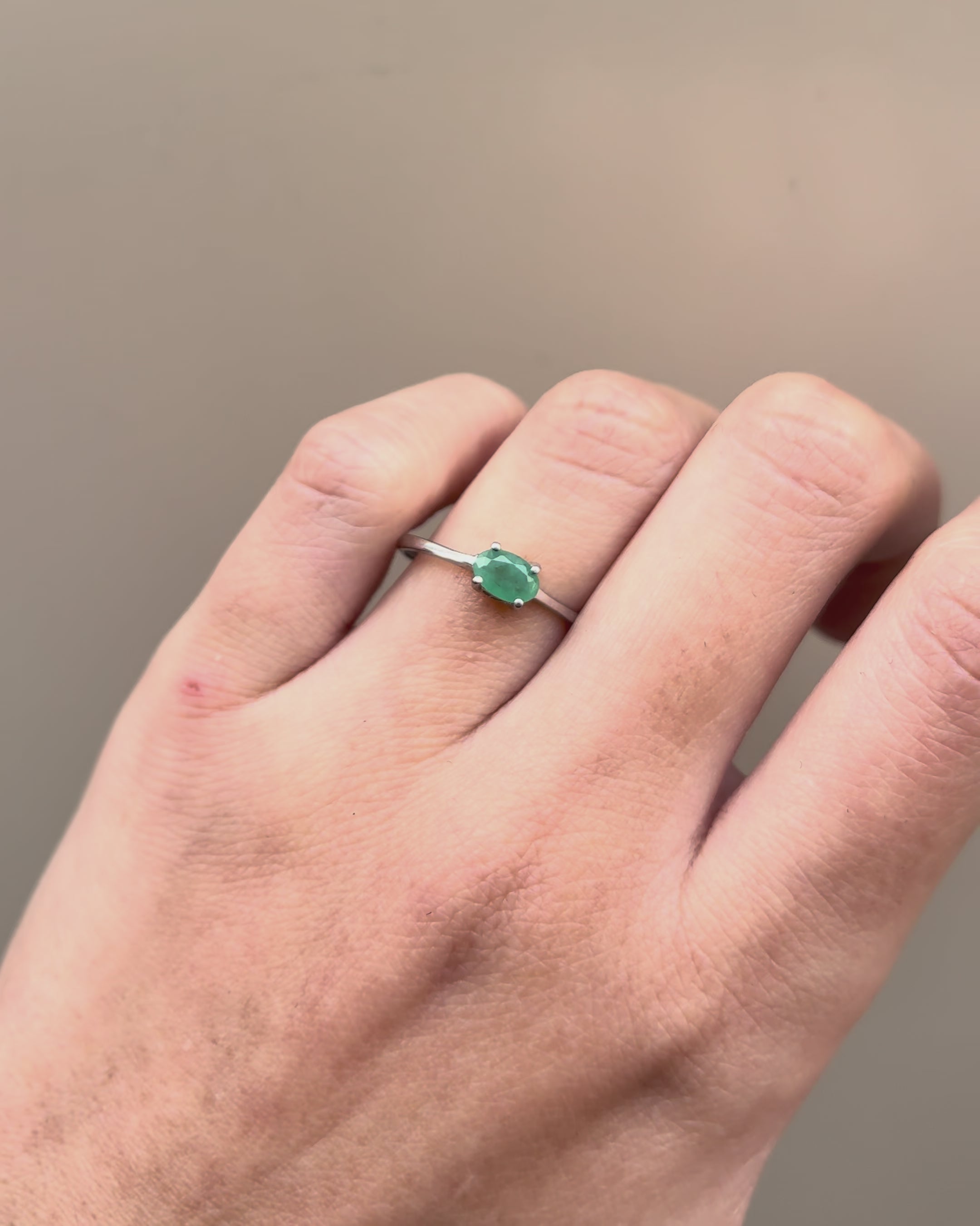 Bague Solitaire Émeraude 0.42 carat "Emelyne"