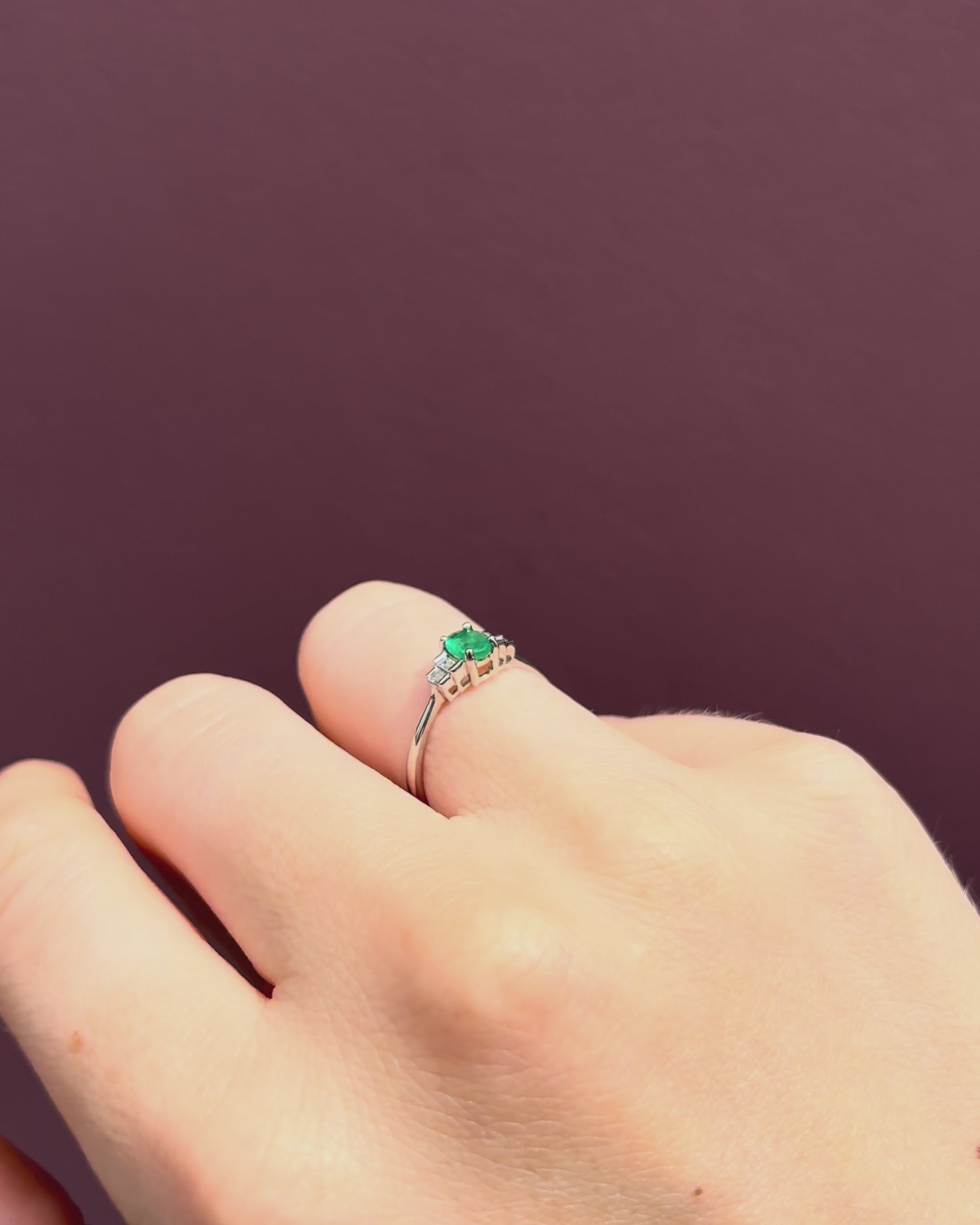Bague Trilogie Émeraude &amp; 4 Diamants "Melissa"