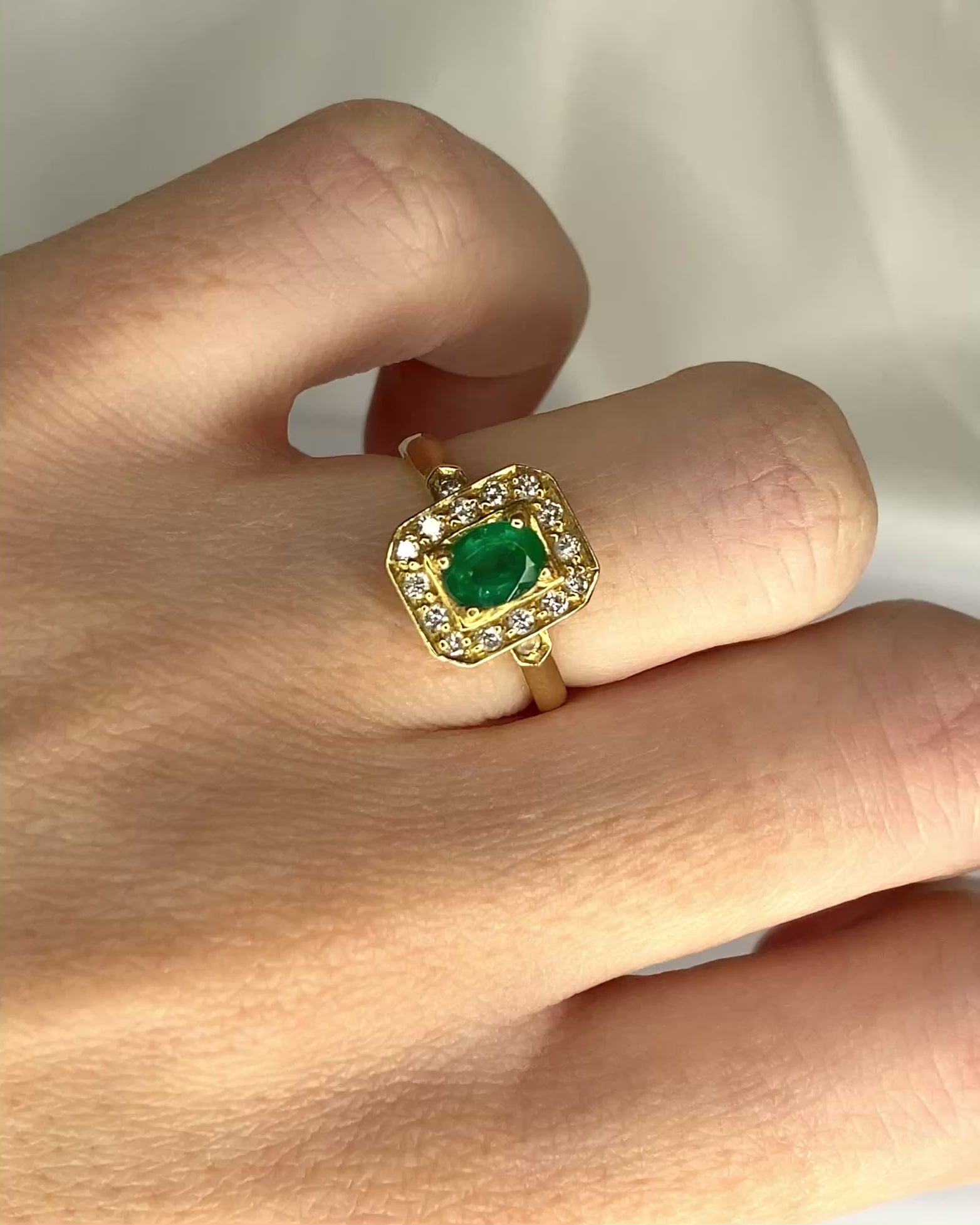 Art Deco Style Ring Emerald 0.45 carat &amp; Diamonds "Solène"