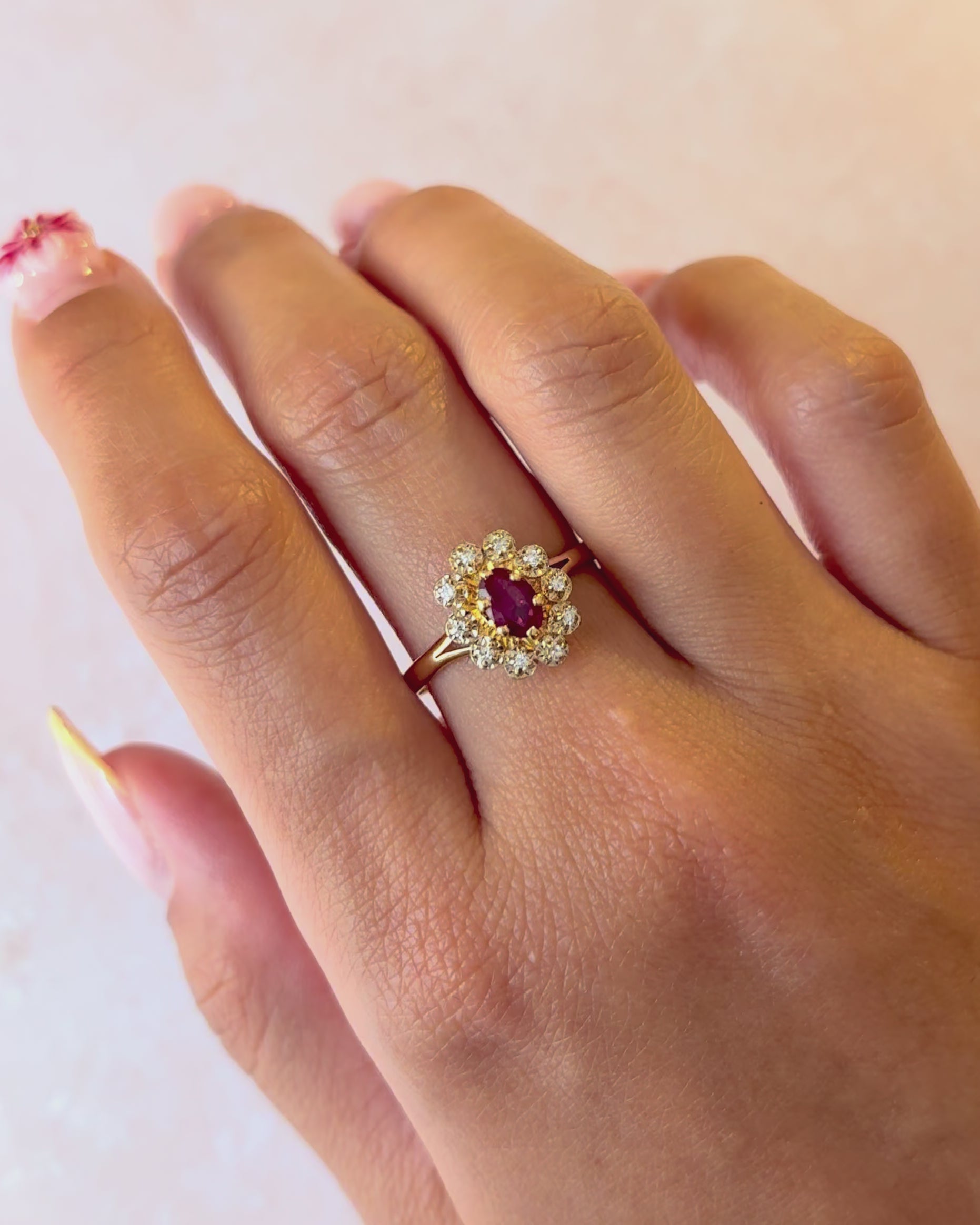 Bague Marguerite Rubis 0.60 carat &amp; Diamants "Coralie"