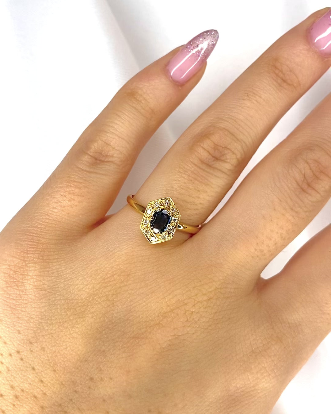 Anillo estilo Art Déco zafiro y diamantes "Maritza"