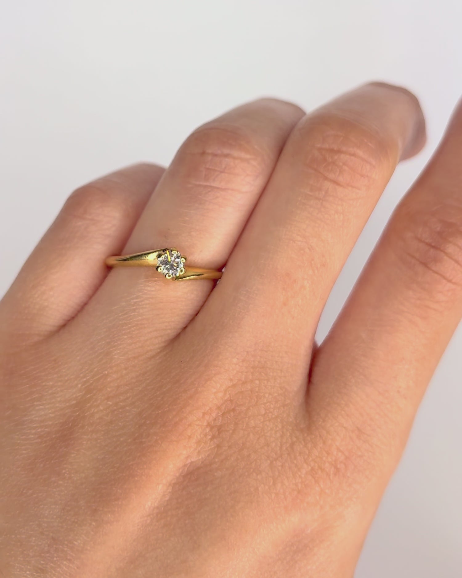 Bague Solitaire Diamant 0.18 carat "Yunna"