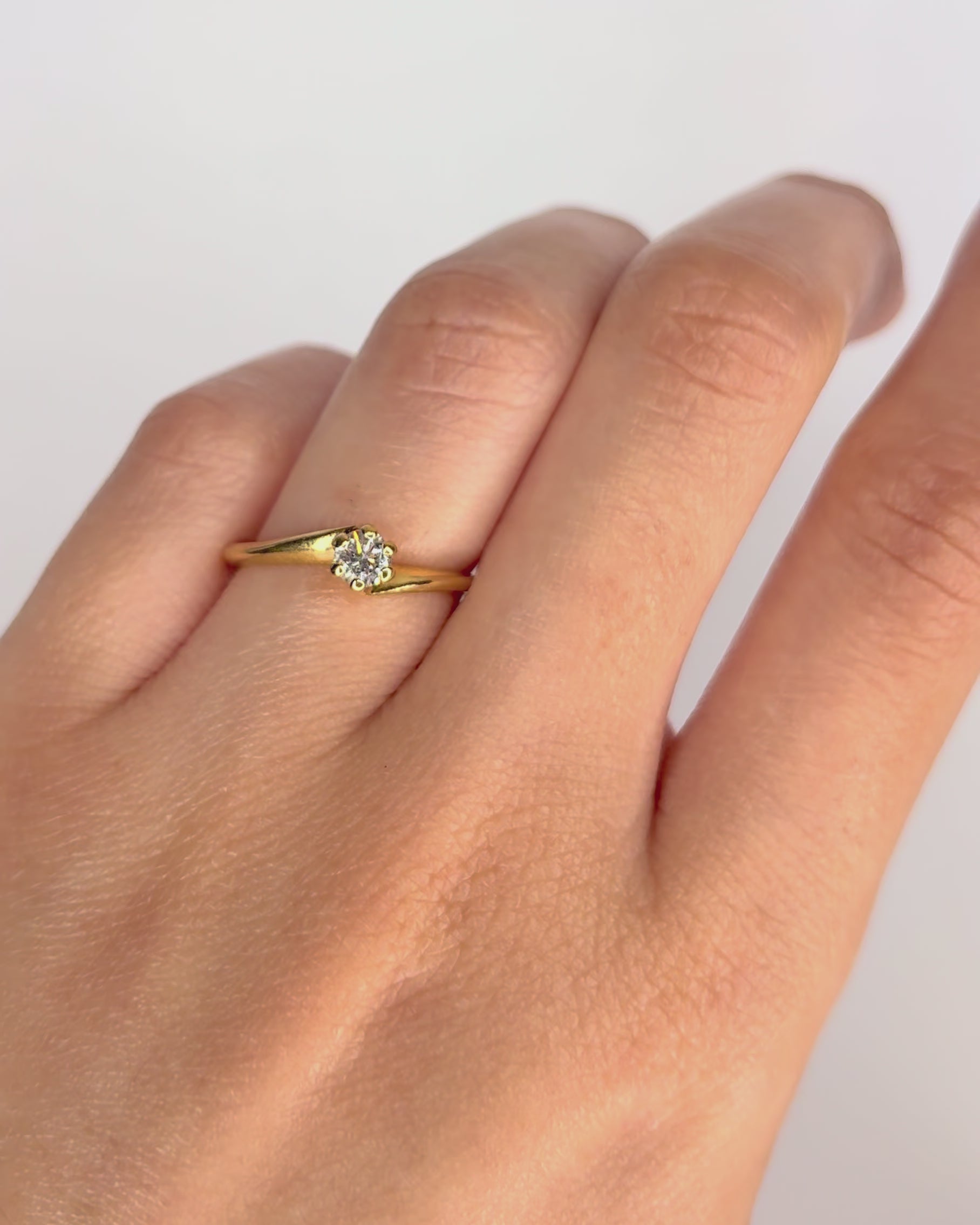 Bague Solitaire Diamant 0.18 carat "Yunna"