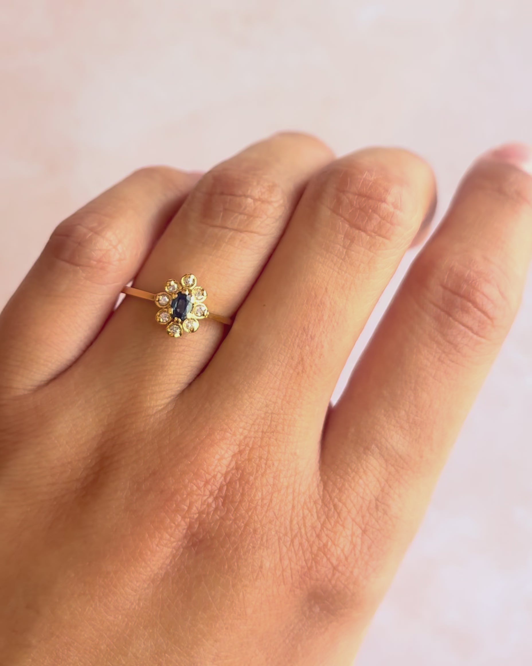 Bague Marguerite Saphir 0.24 carat &amp; Diamants "Solène"