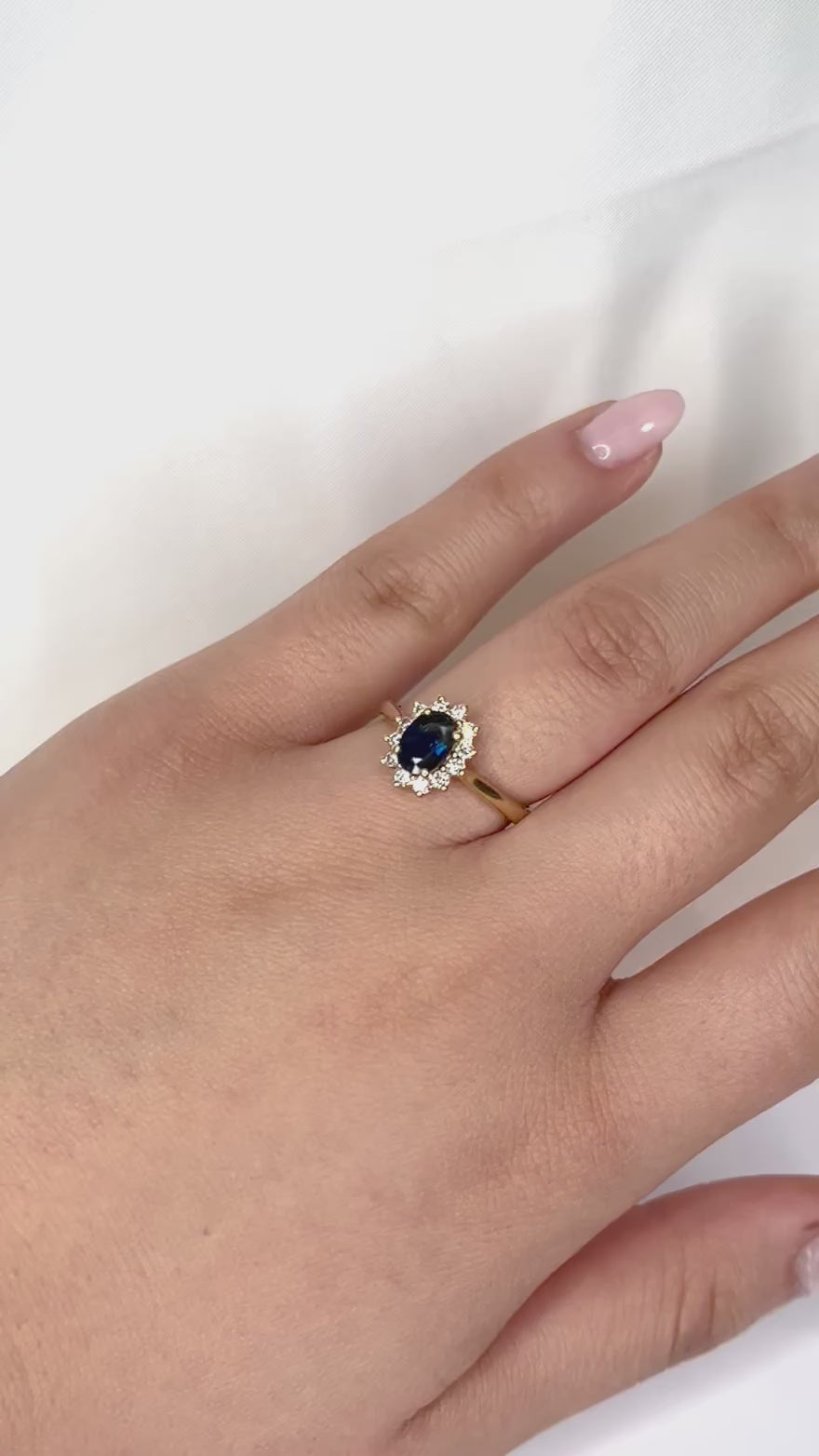 Anillo Margarita Zafiro 1.20 quilates y Diamantes "Bonnie"