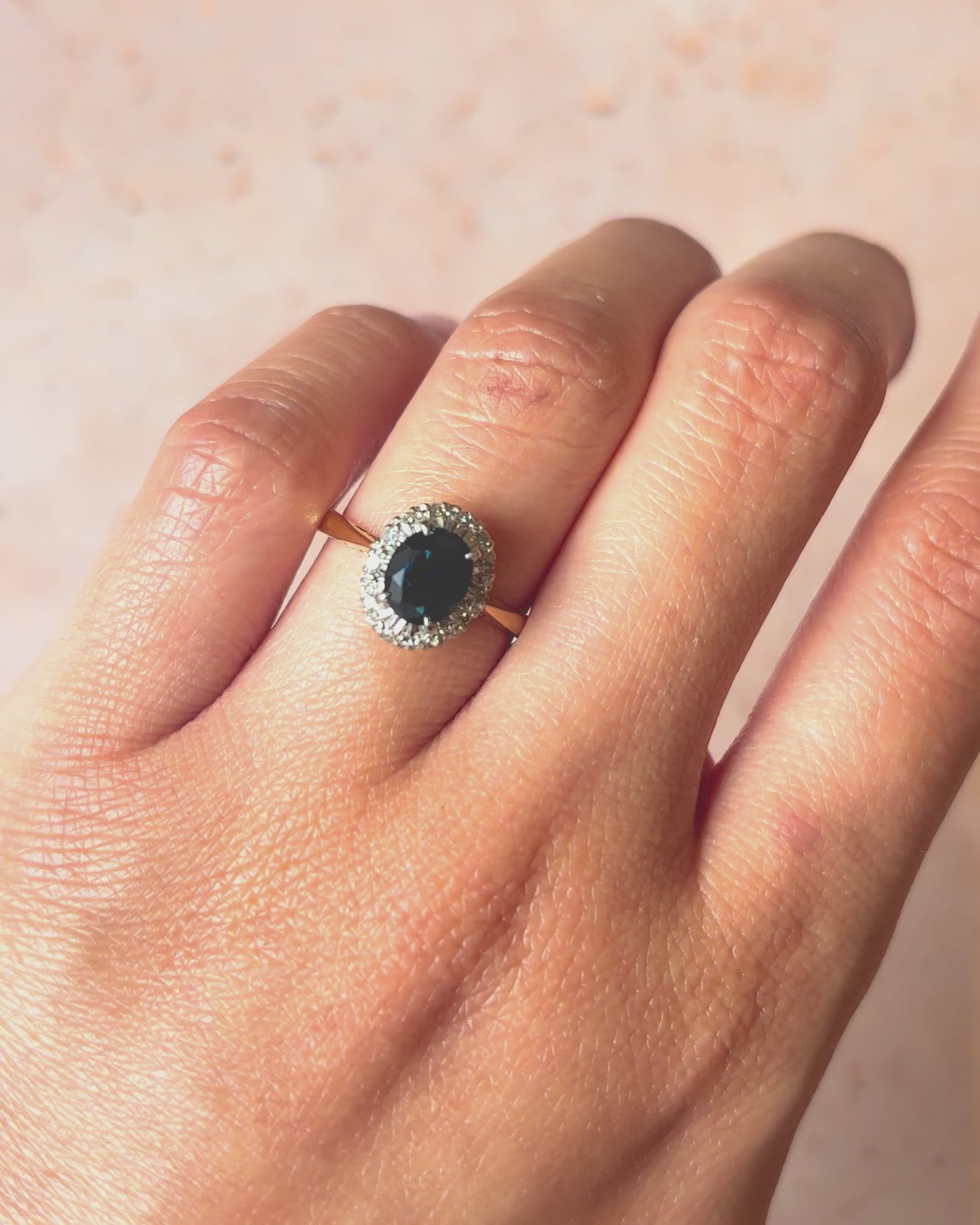 Bague Marguerite Saphir 1.30 carat &amp; 14 Diamants "Pétronille"