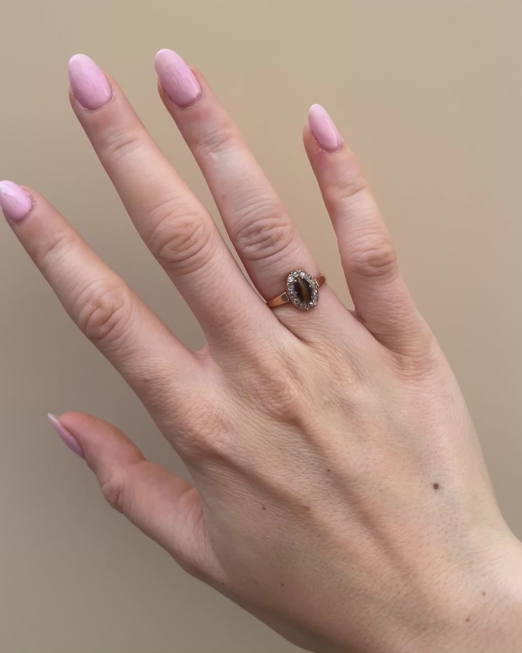 Bague Marguerite Oeil de Tigre 0.60 carat &amp; Diamants "Carmen"