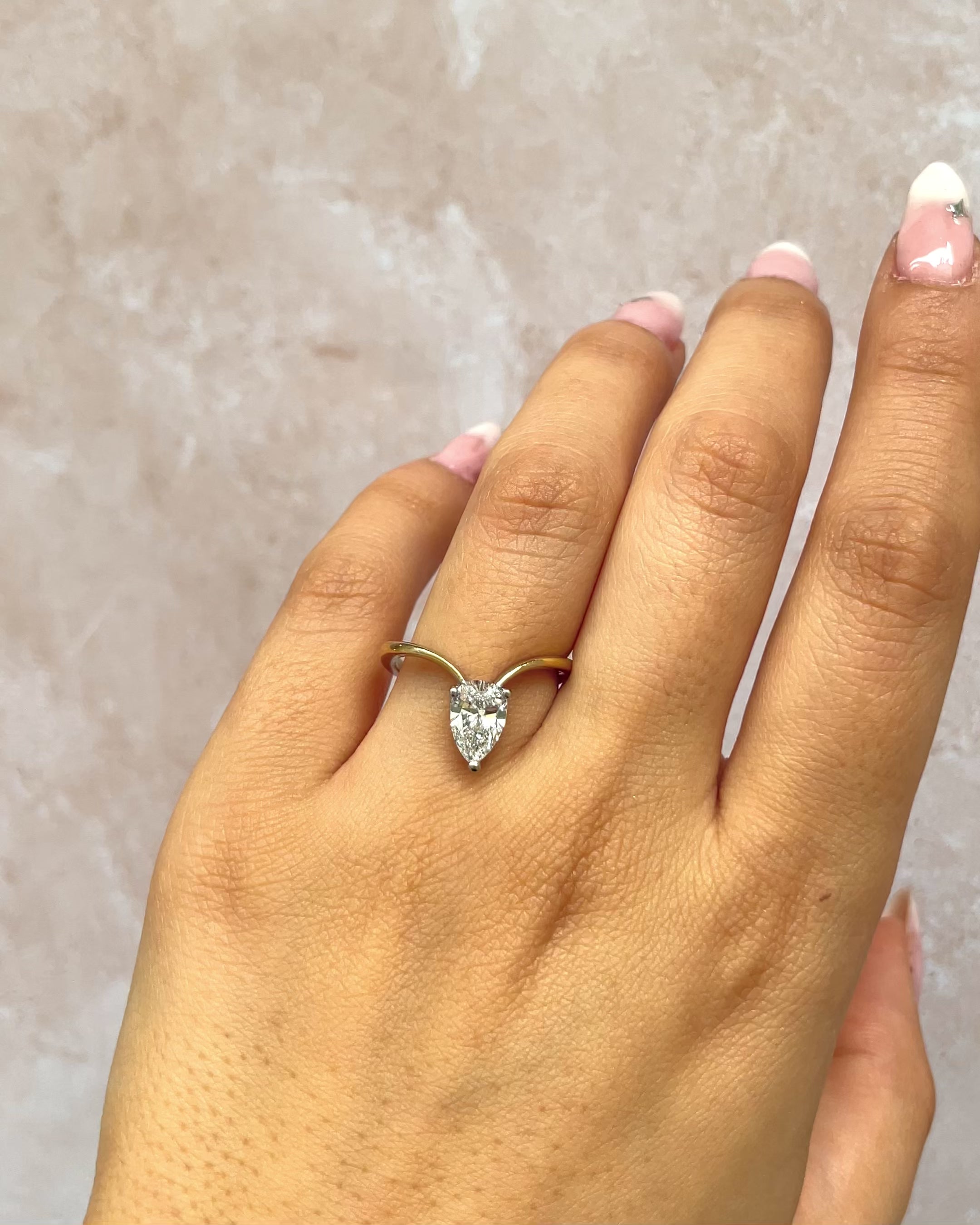 Anillo solitario de diamante 0,92 quilates "Naomi"