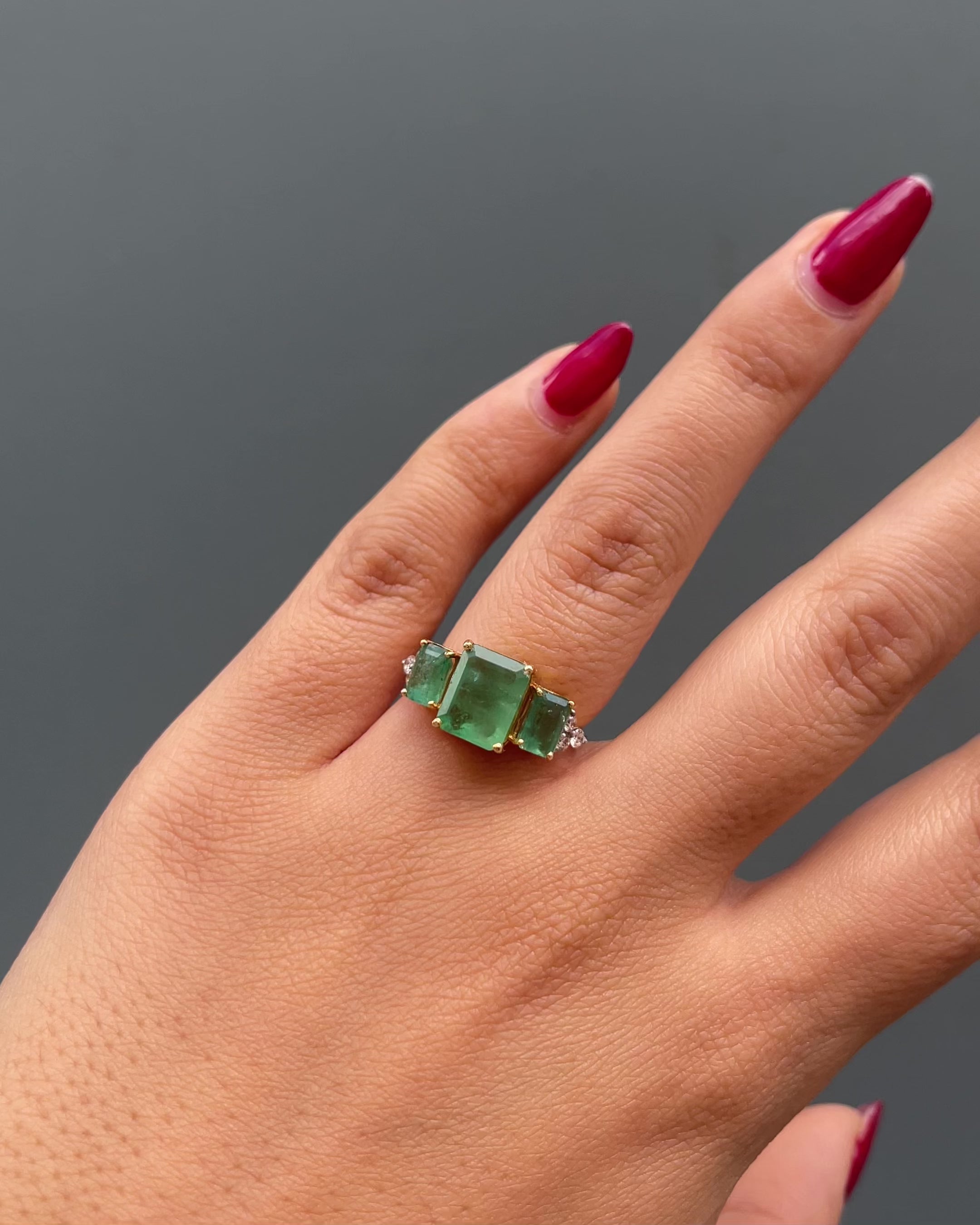 Trilogy Emeralds 3.10 carats &amp; Diamonds "Hortensia" Ring