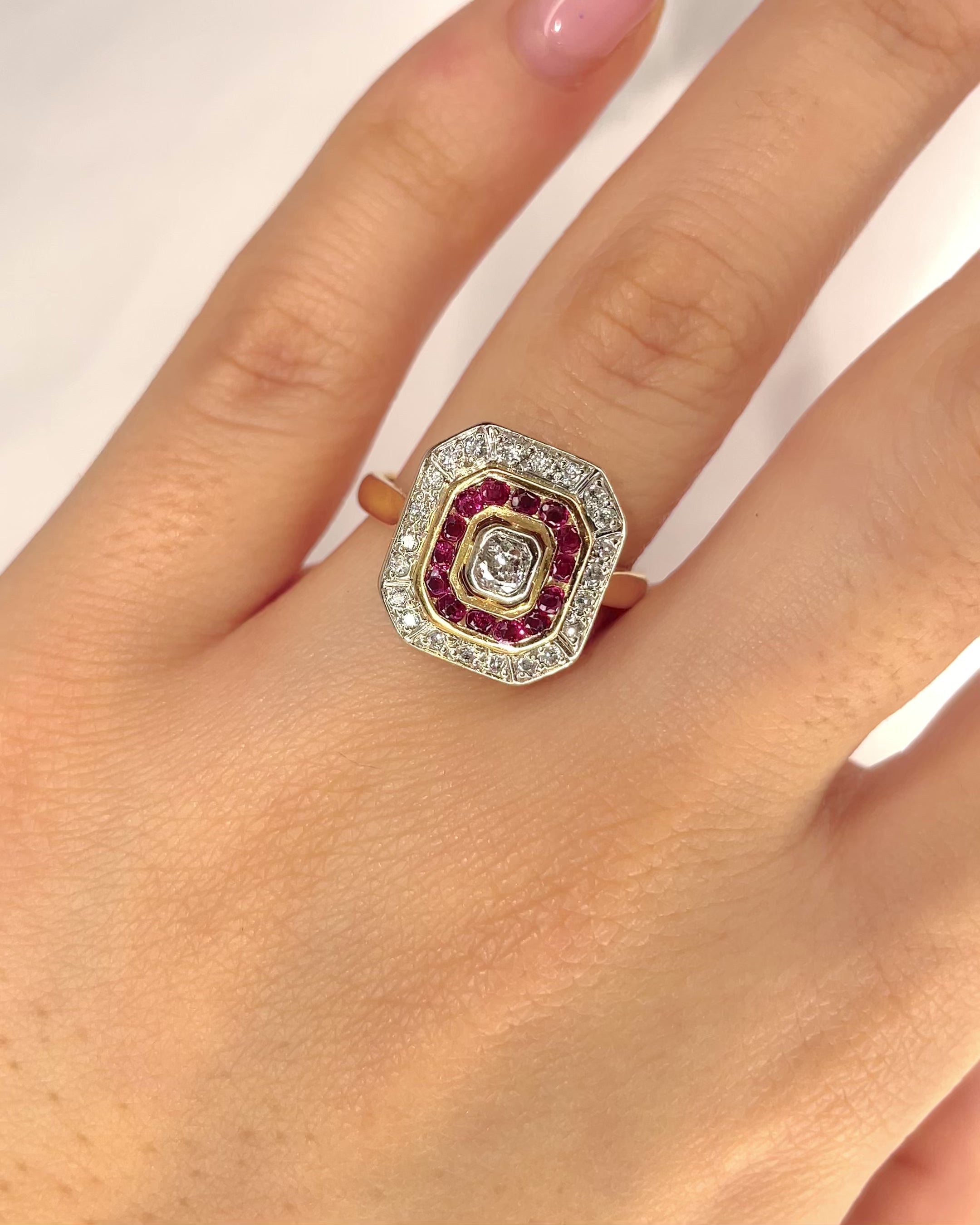 Bague Style Art Déco Rubis 0.42 carat &amp; Diamants 0.37 carat "Solange"