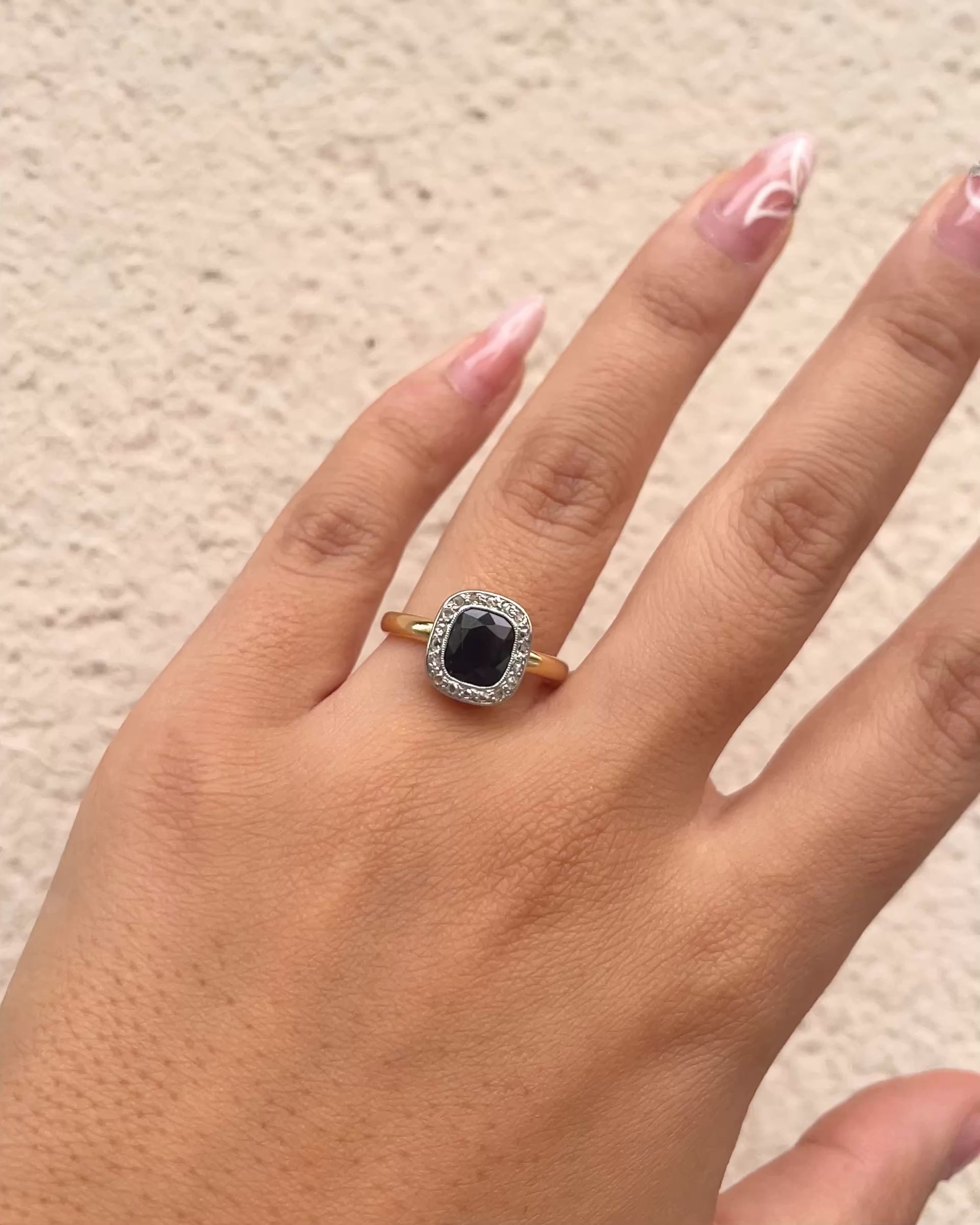 Anillo estilo Art-Deco zafiro 1.80 quilates y diamantes "Simmy"