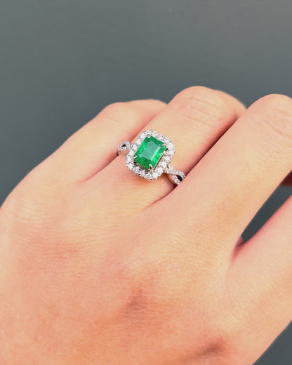 Bague Style Art déco Émeraude 1 carat &amp; 66 Diamants &quot;Nadège&quot;