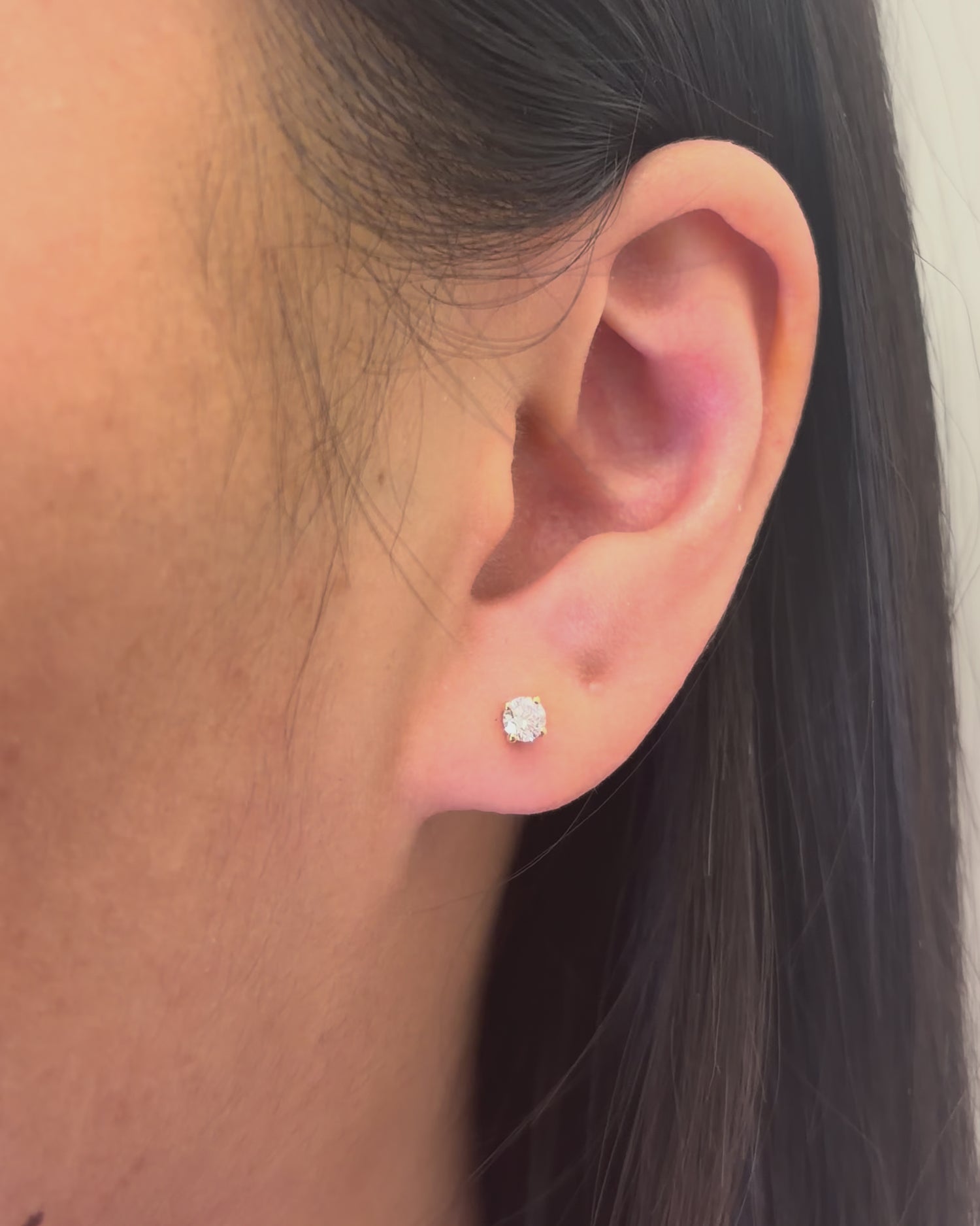 Pendientes de botón con diamantes 0,30 quilates "Satia"