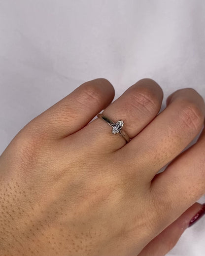 Bague Solitaire Diamant Marquise 0.24 carat &quot;Emine&quot;
