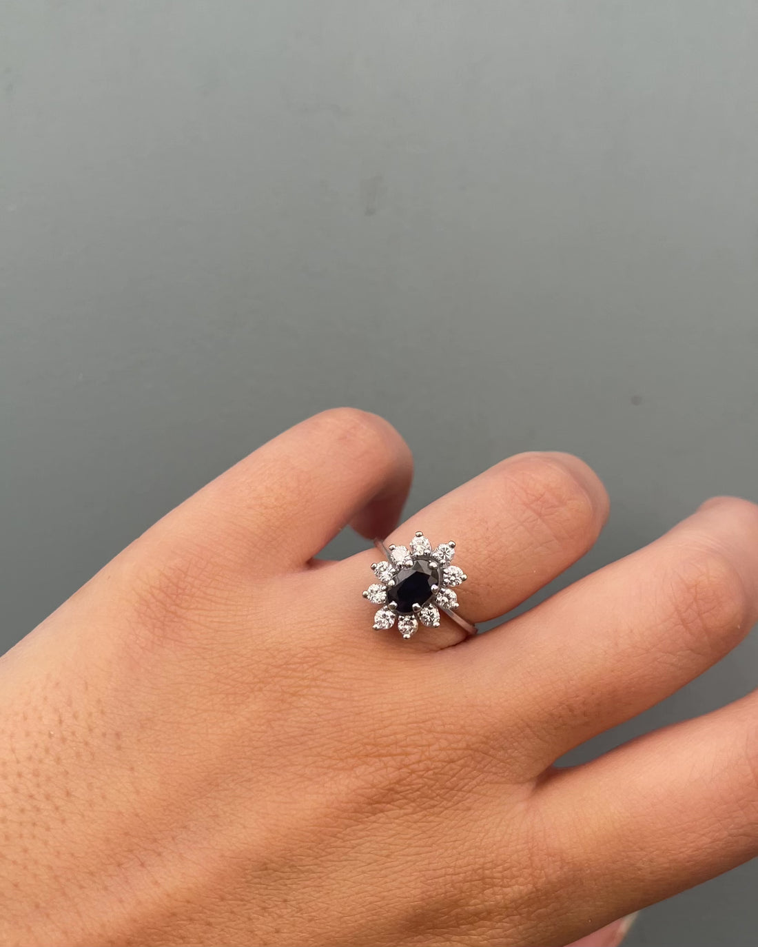 Bague Marguerite Saphir 0.95 carat &amp; Diamants &quot;Bartize&quot;