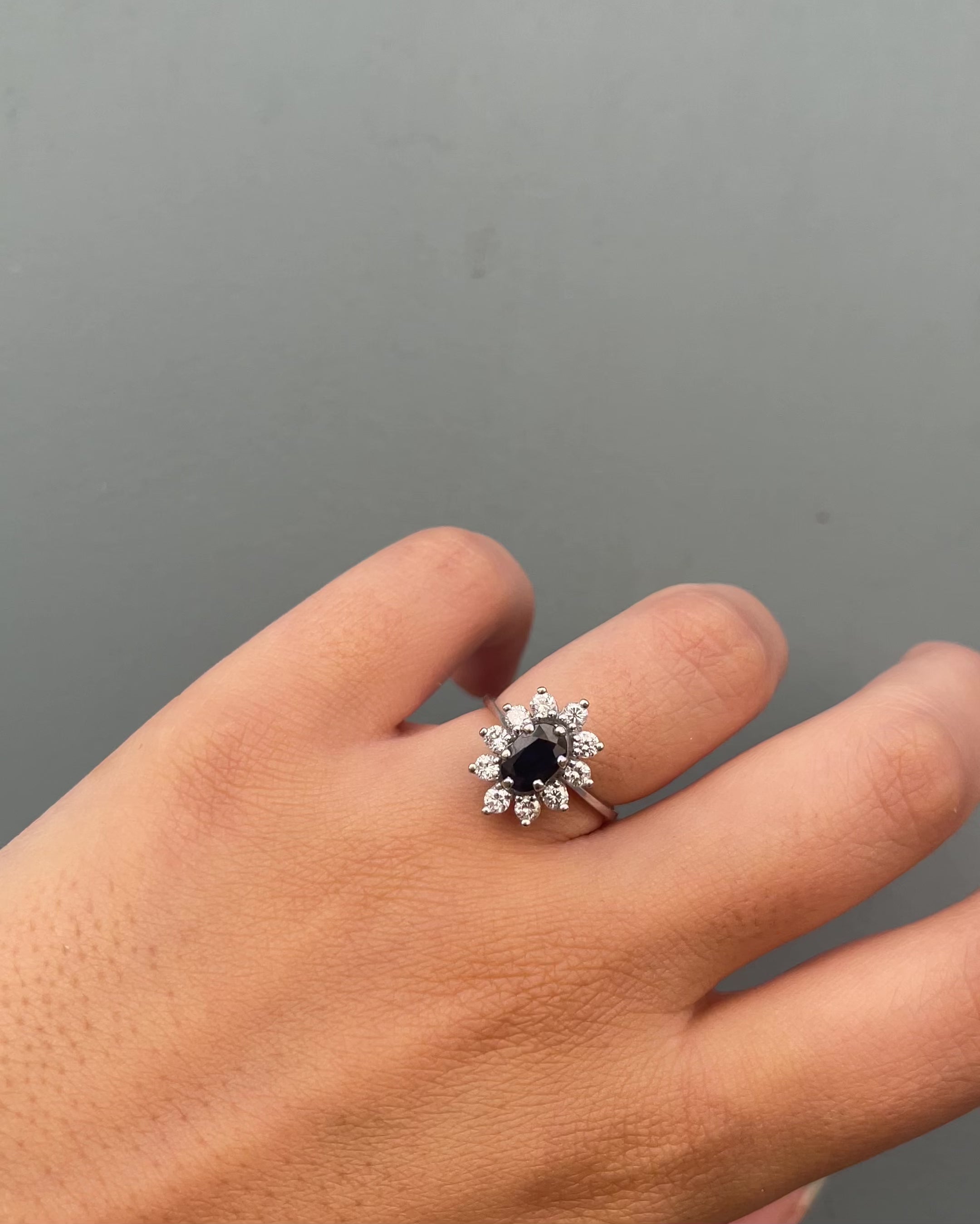 Bague Marguerite Saphir 0.95 carat &amp; Diamants "Bartize"