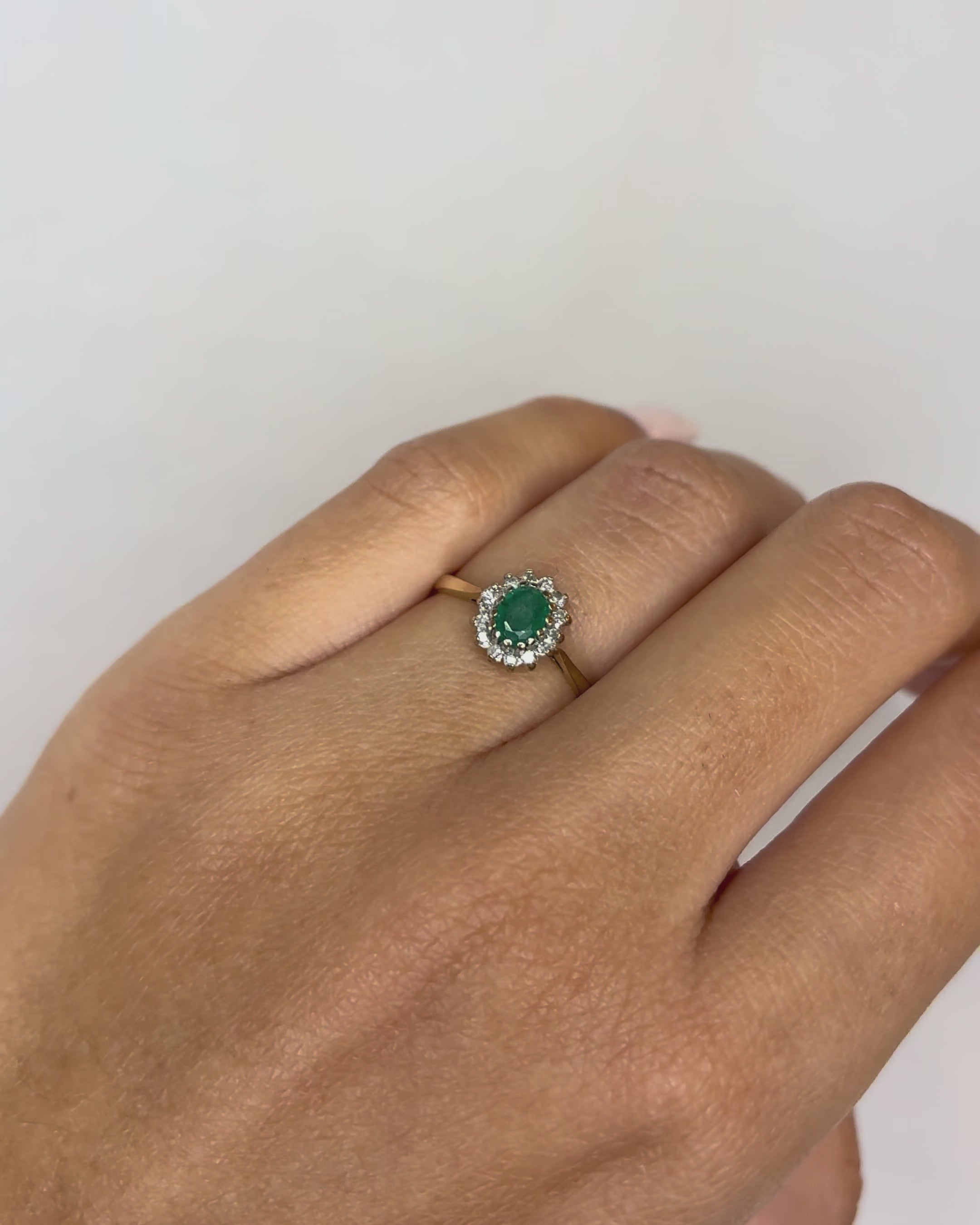 Bague Marguerite Émeraude &amp; Diamants "Thélia"