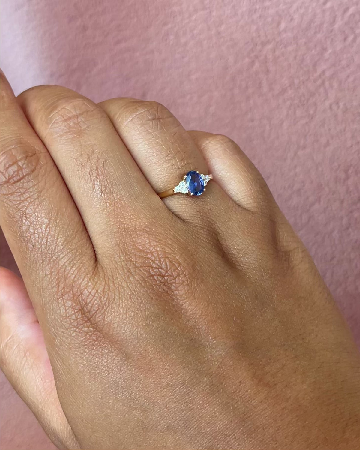 Bague Trilogie Saphir 0.75 carat &amp; Diamants "Lison"