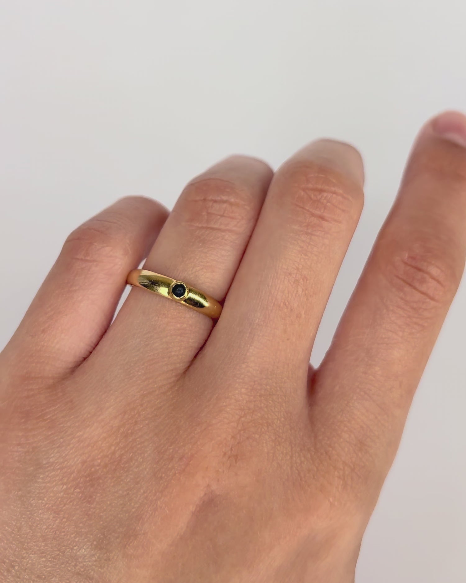 Sapphire Band Ring "Ezna"