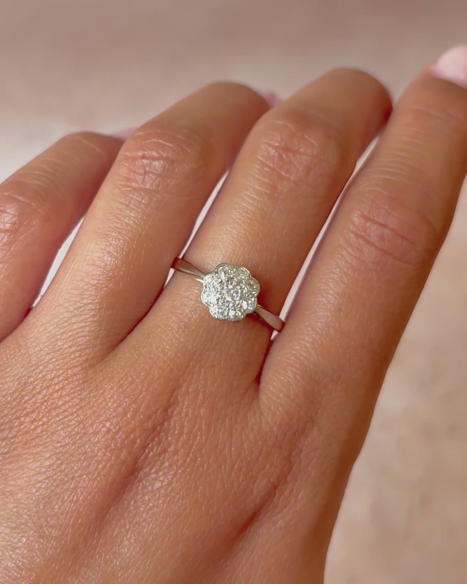 Bague Marguerite Art-Déco Diamants 0.28 carat "Selena"