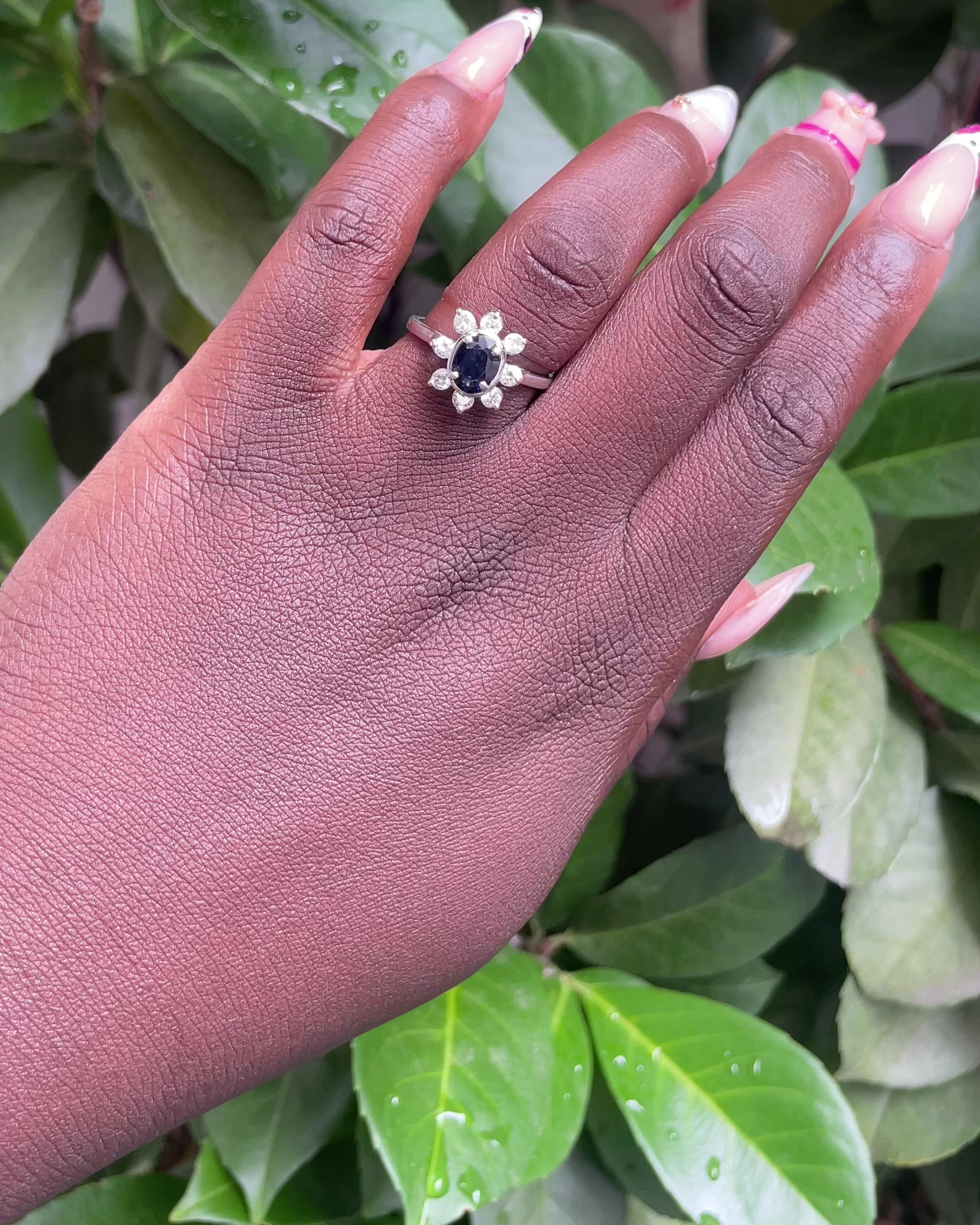 Bague Marguerite Saphir 0.90 carat &amp; Diamants “Anastasie”