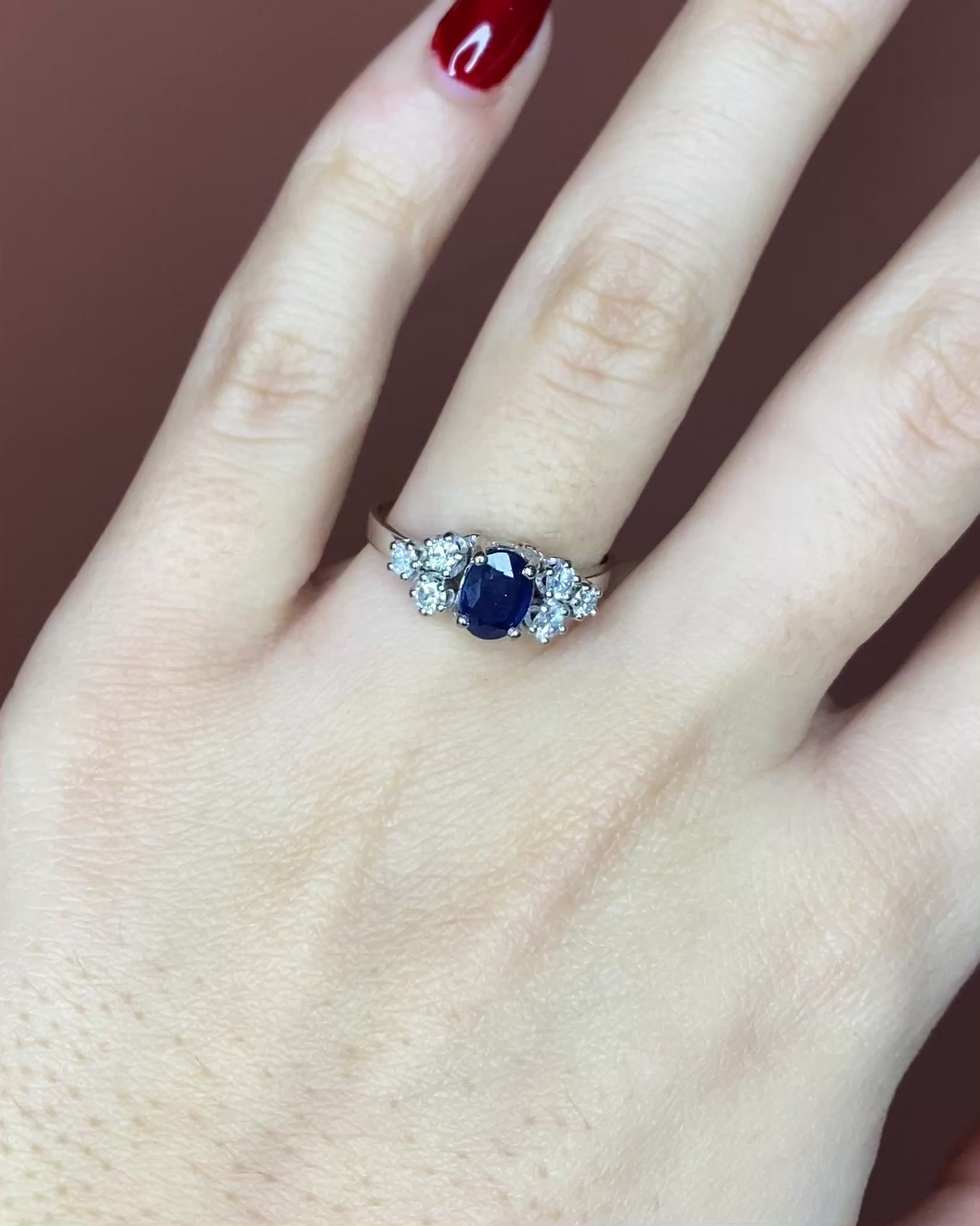 Bague Trilogie Saphir 0.85 carat &amp; 6 Diamants "Maori"