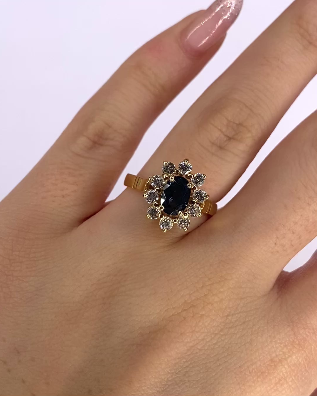 Bague Marguerite Saphir 1.25 carat, Diamants 0.50 carat &amp; Or 5g "Amy"