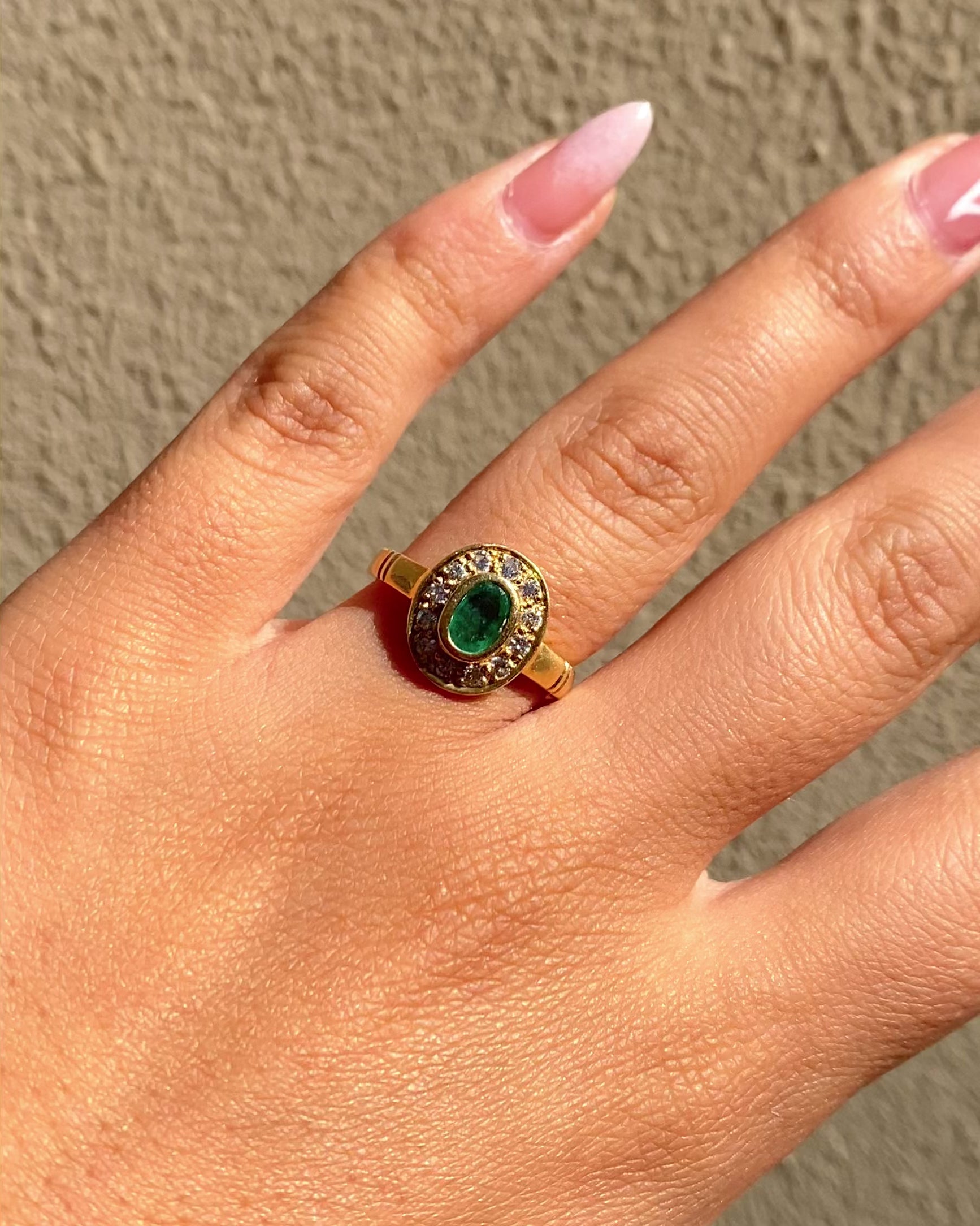 Art Deco Style Ring Emerald 0.33 carat &amp; Diamonds "Floréna"