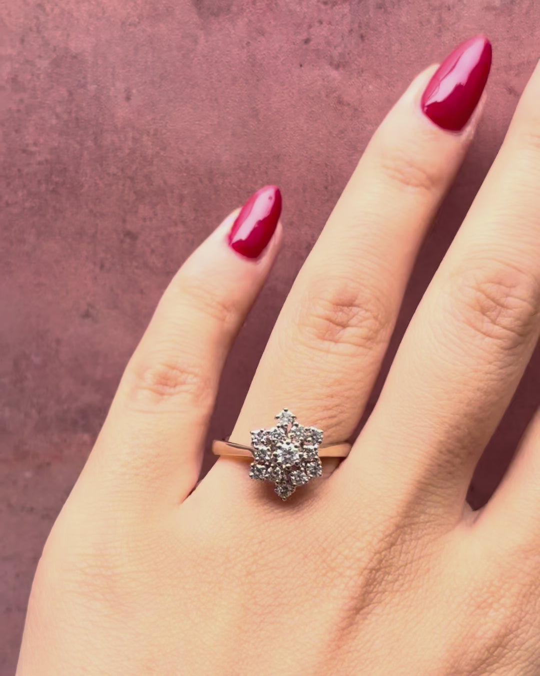 “Valérie” 0.46-carat Diamond Daisy Ring, 4.15 g