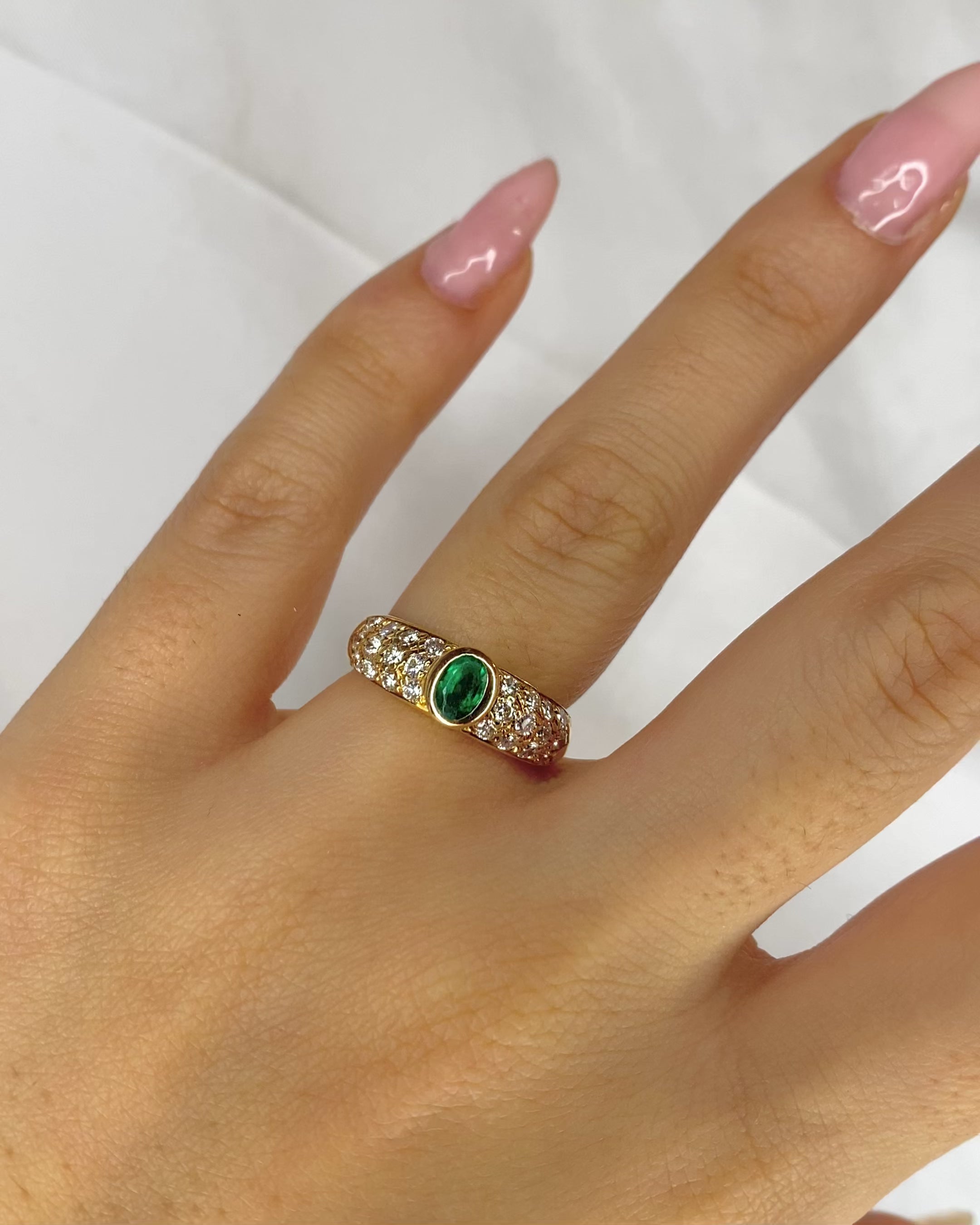 Bague Jonc Émeraude 0.38 carat &amp; 24 Diamants &quot;Sorya&quot;