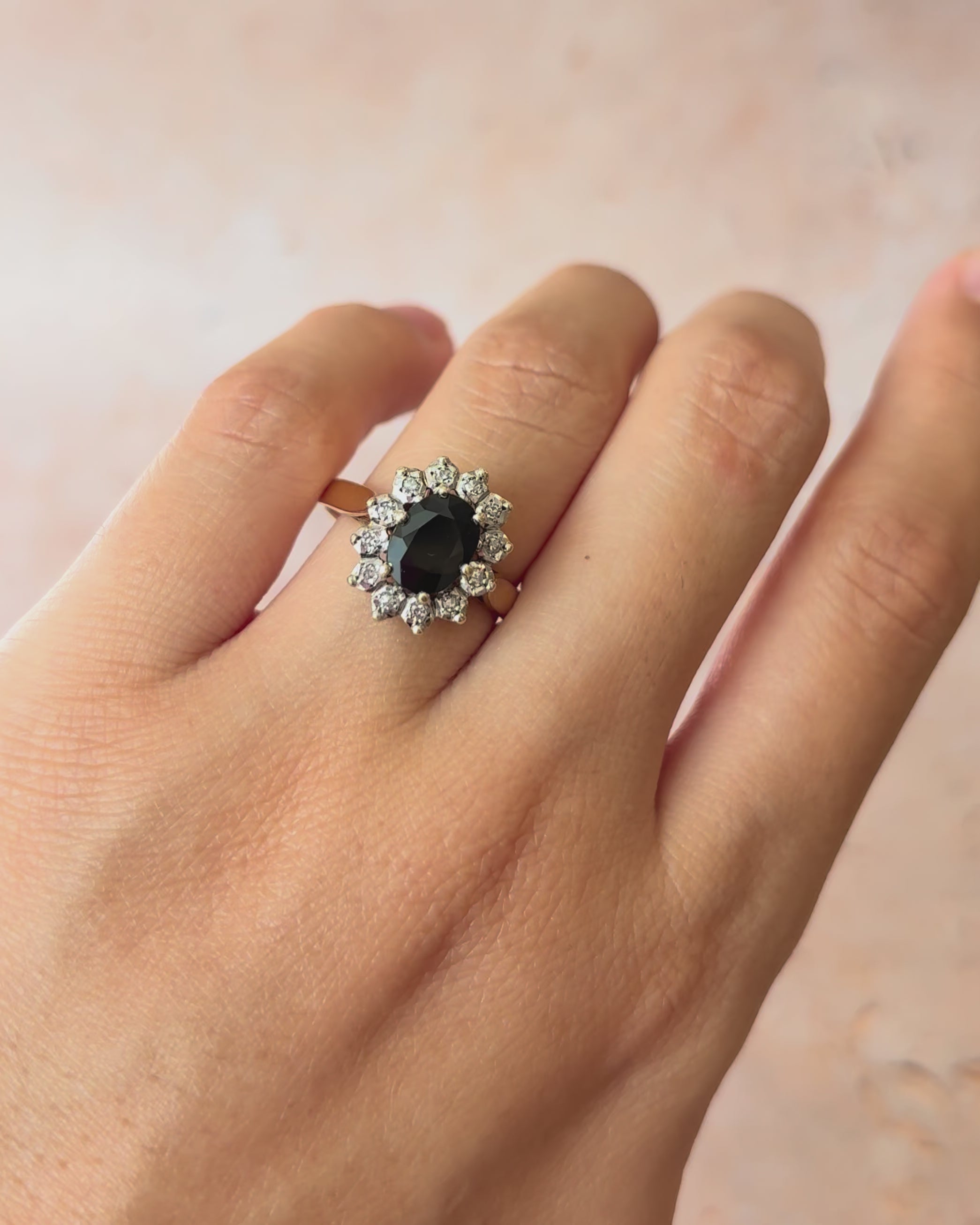 Bague Marguerite Saphir 1.75 carat &amp; Diamants "Laure"
