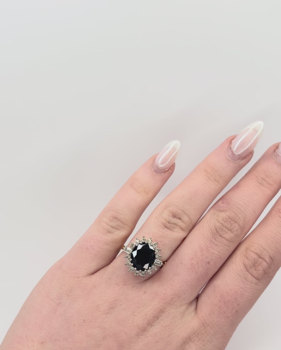 Bague Marguerite Saphir 4.10 carats &amp; Diamants 0.70 carat "Sonia"