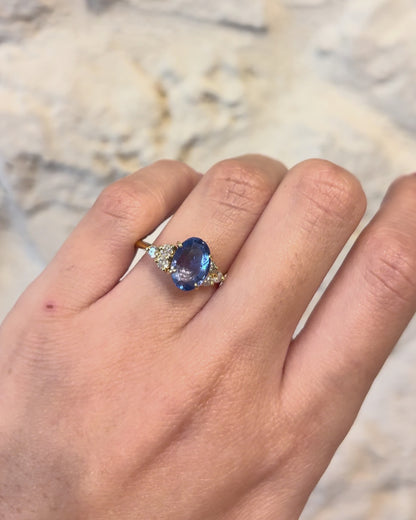 Bague Trilogie Saphir Cornflower 2.50 carats &amp; 6 Diamants &quot;Héloïse&quot;
