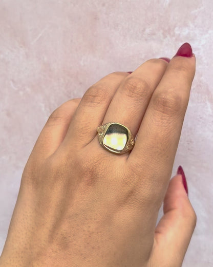Anillo de sello de oro amarillo "Emilia"