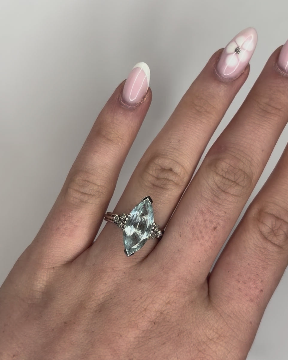 Bague Marquise Aigue-Marine 3.40 carats, Diamants &amp; Or 4,61 g "Eden"