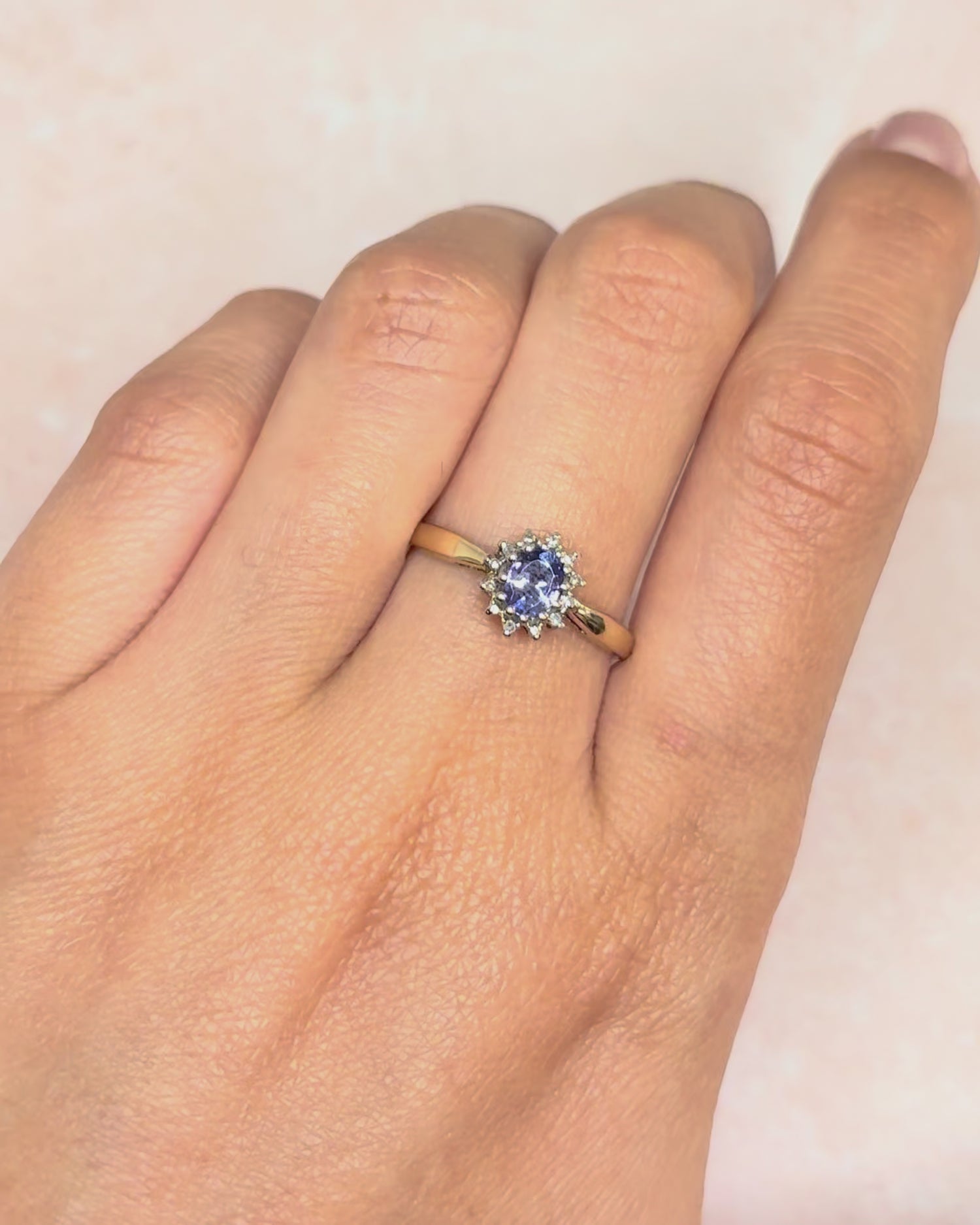 Anillo Marguerite Tanzanita 0,60 quilates y Diamantes "Christelle"