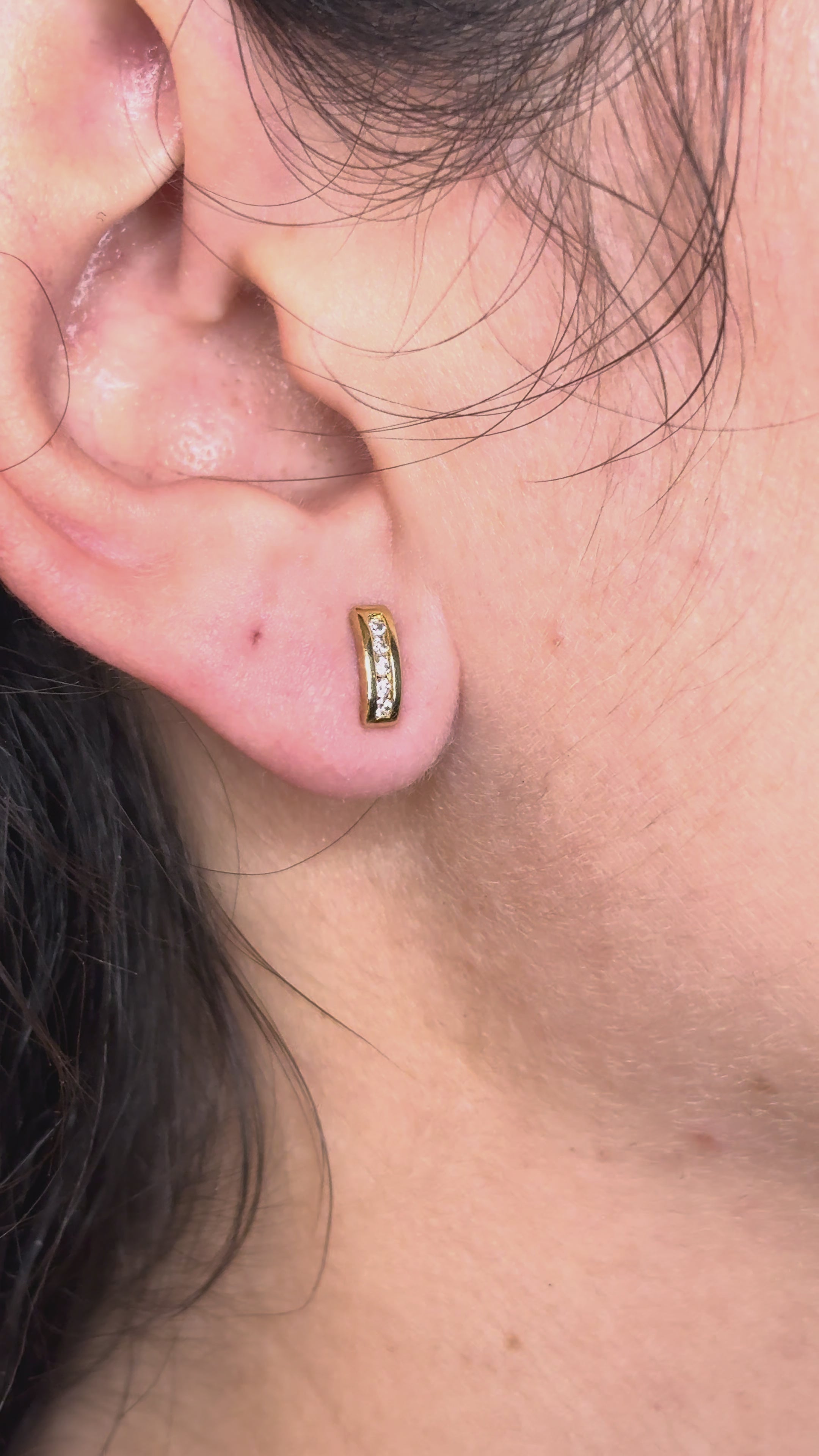 Half Hoop Diamond Earrings "Maya"