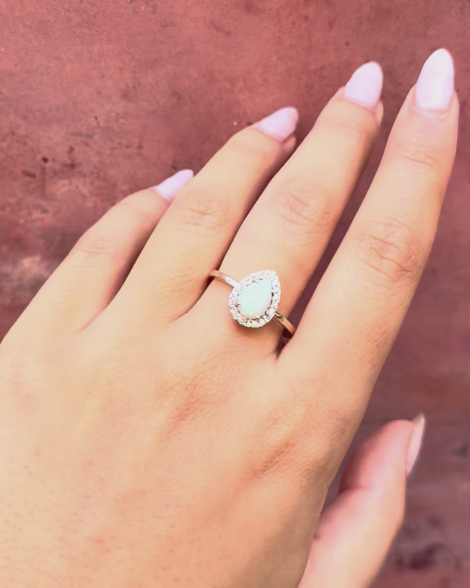 Bague Marguerite Opale 0.56 carat &amp; Diamants 0.20 carat "Ophélie"