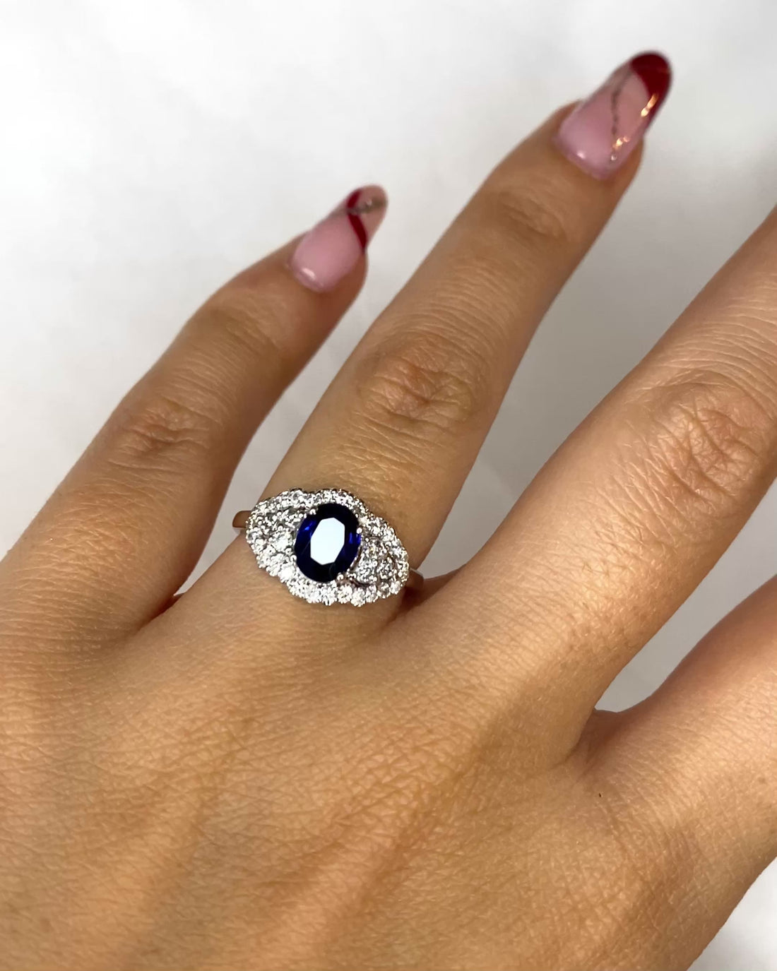 Bague Marguerite Saphir 1.06 carat &amp; 34 Diamants 0.80 carat &quot;Barbara&quot;