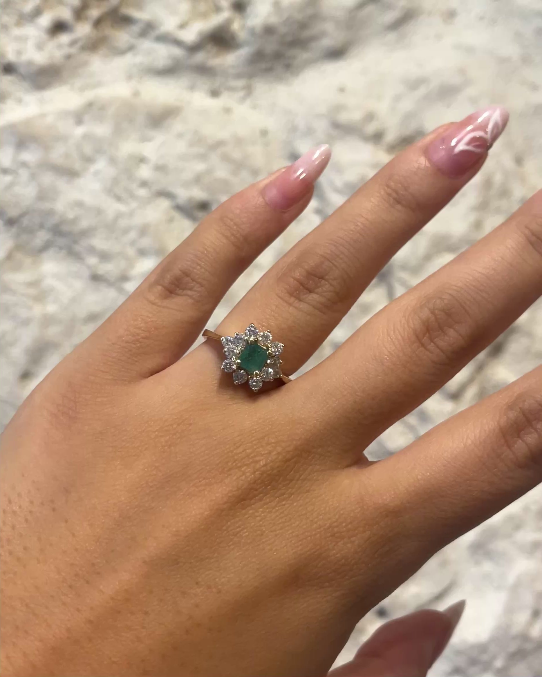 Bague Marguerite Émeraude &amp; Diamants "Élise"